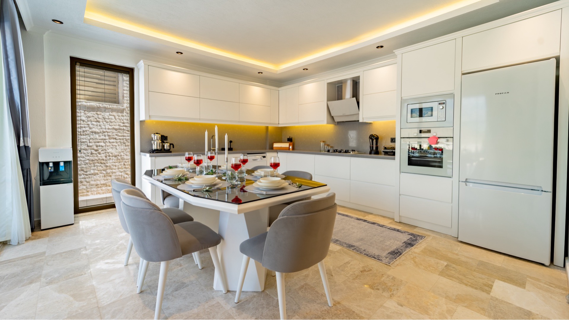 Kaş Yeşilköy'de Huzurlu Doğada, Özel Havuzlu, Korunaklı Villa