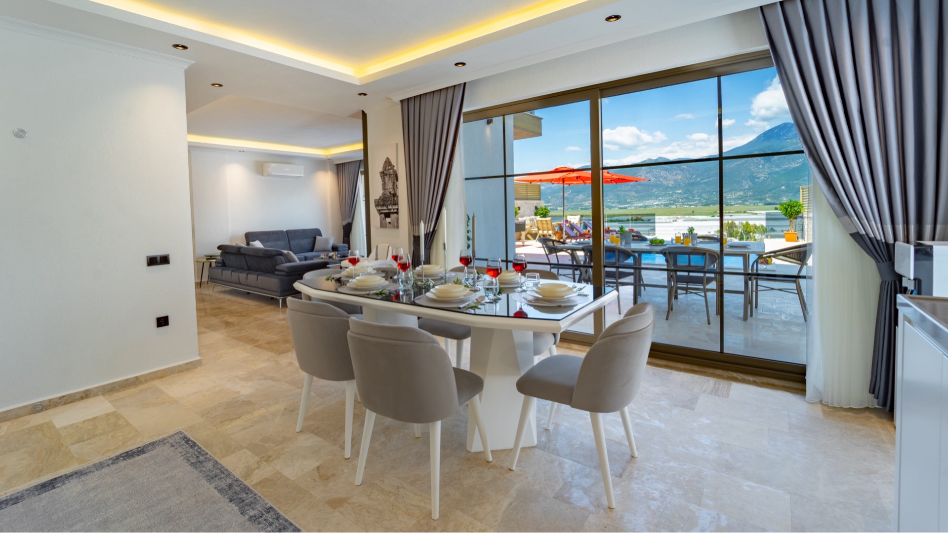 Kaş Yeşilköy'de Huzurlu Doğada, Özel Havuzlu, Korunaklı Villa