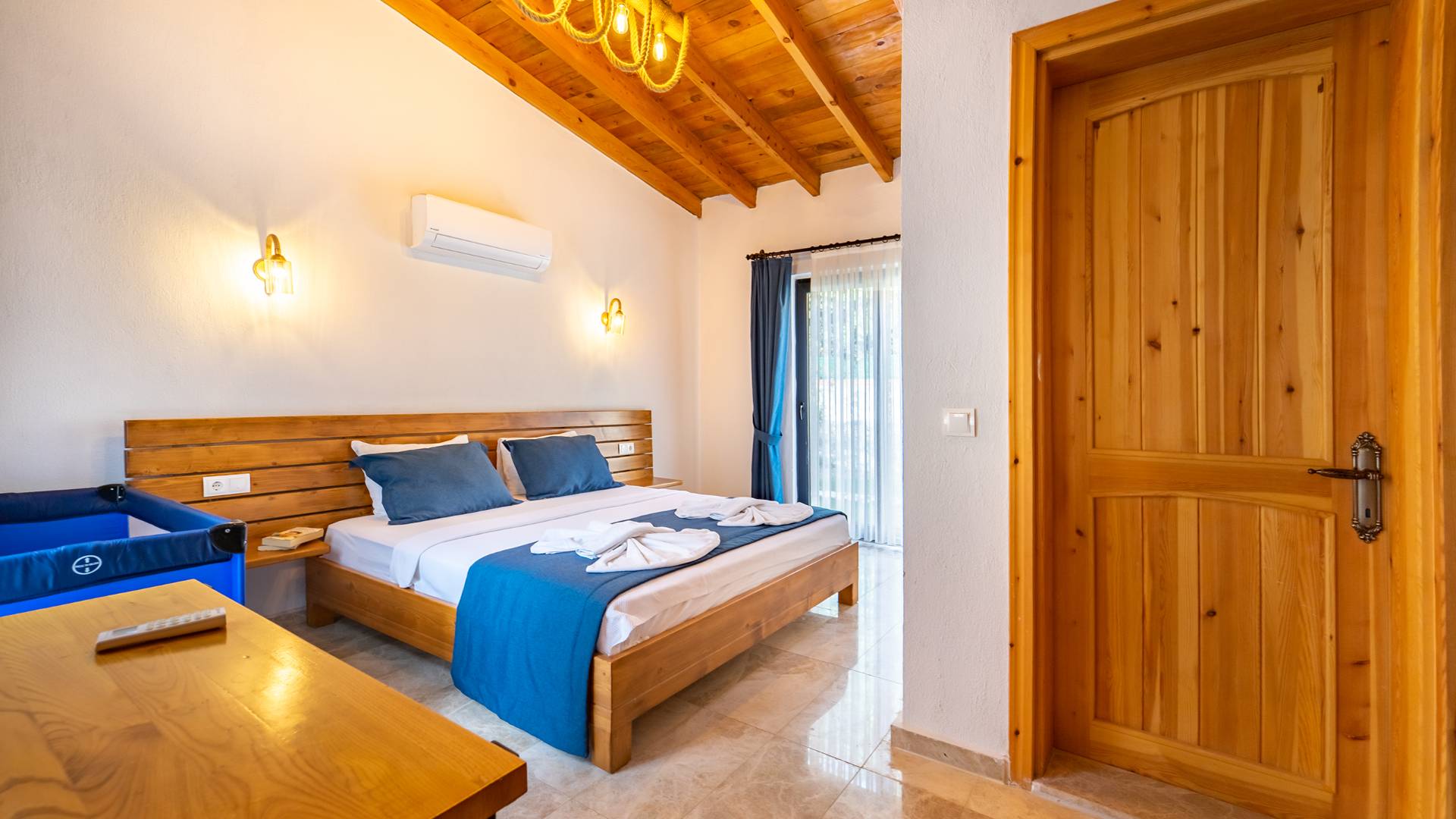 Fethiye Kayaköy'de Otantik Tasarımlı, Özel Havuzlu, Jakuzili Villa