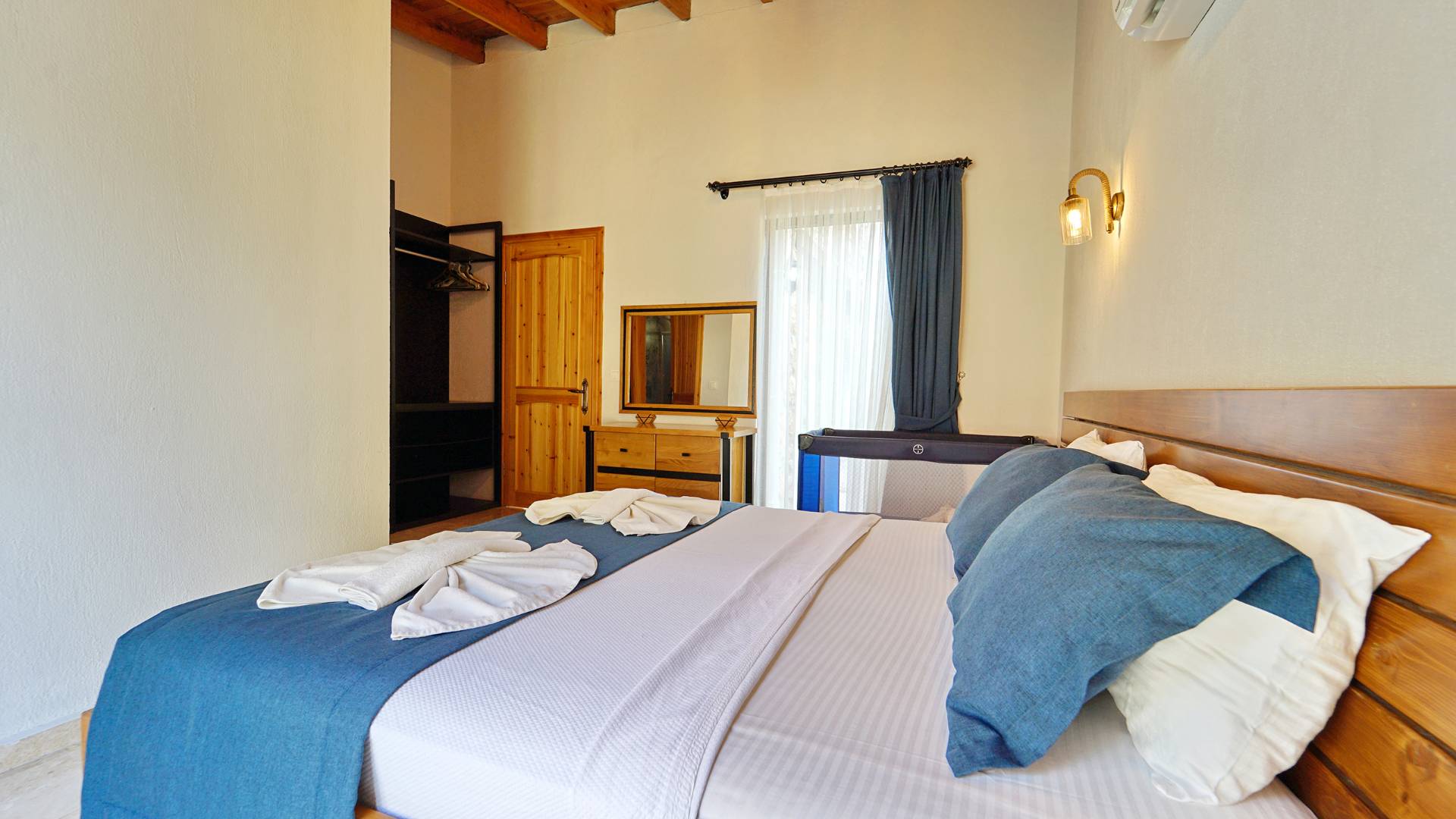 Fethiye Kayaköy'de Otantik Tasarımlı, Özel Havuzlu, Jakuzili Villa
