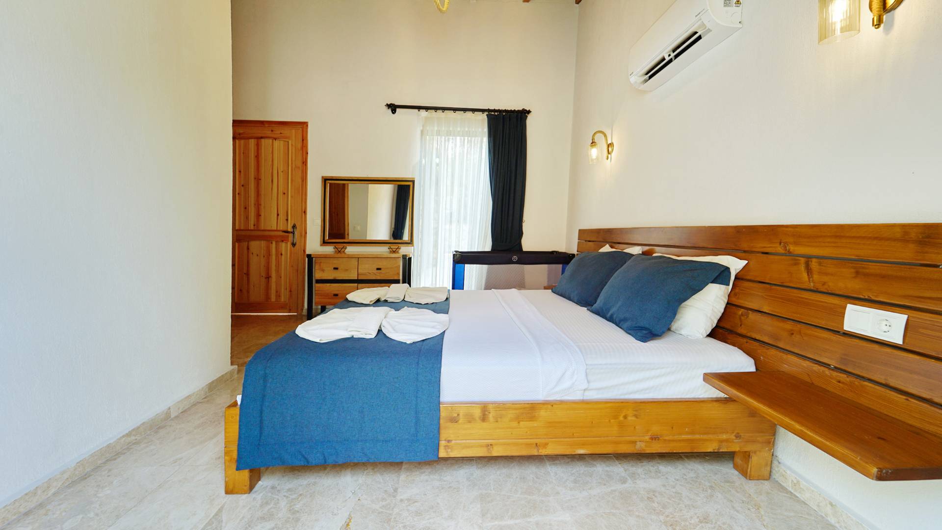 Fethiye Kayaköy'de Otantik Tasarımlı, Özel Havuzlu, Jakuzili Villa