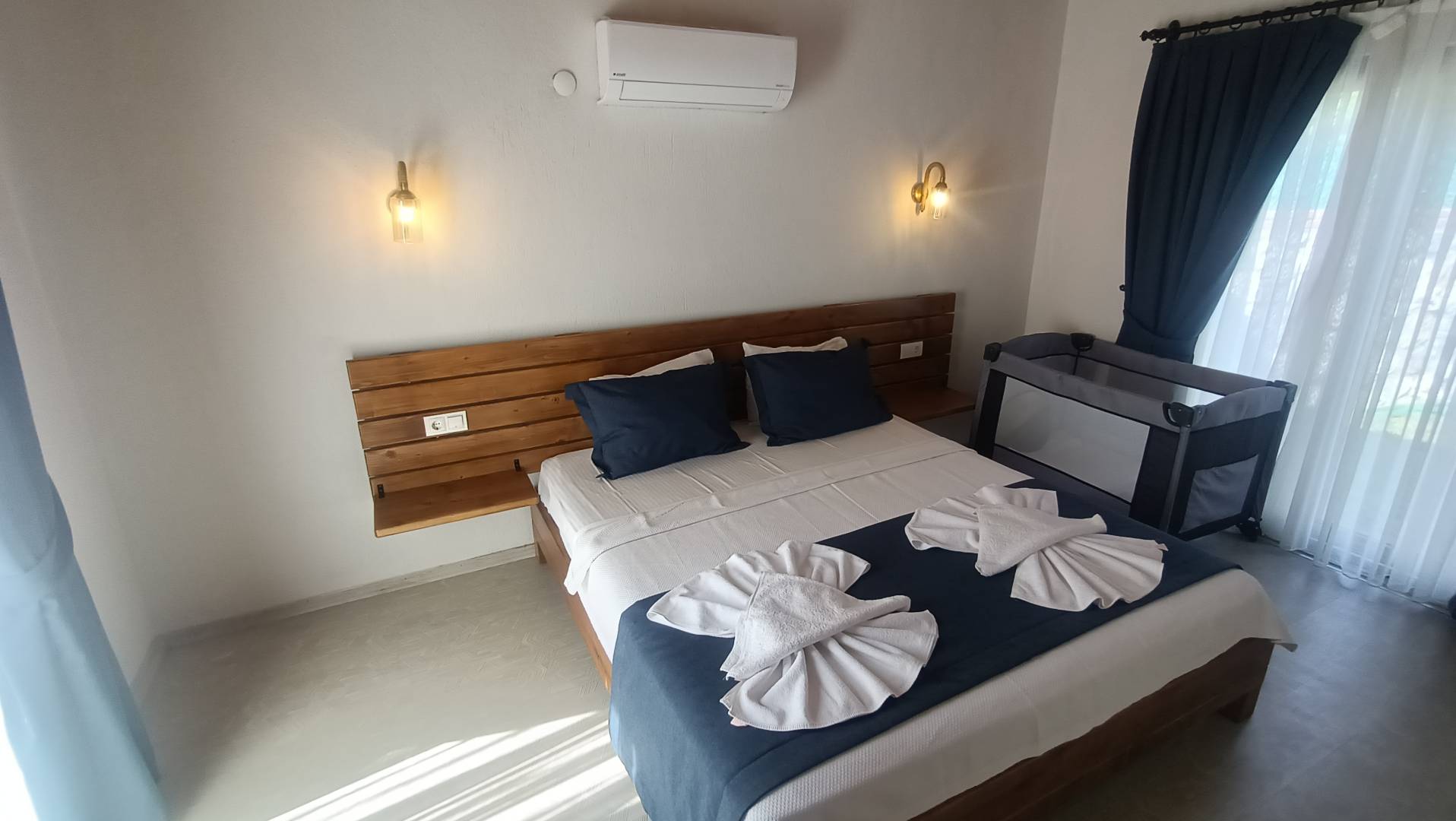 Fethiye Kayaköy'de Geniş Ailelere Uygun, Özel Havuzlu, Bahçeli Villa