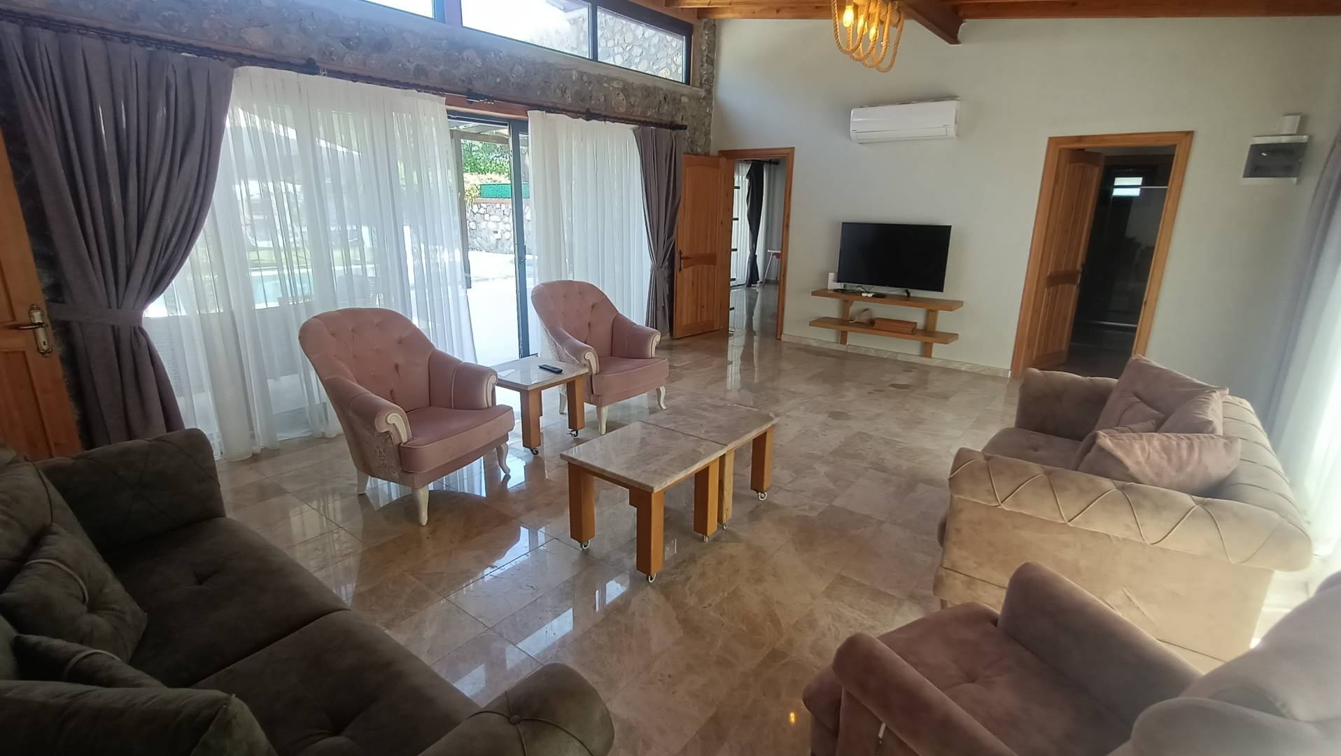Fethiye Kayaköy'de Doğa İçerisinde, Özel Havuzlu, Geniş Villa