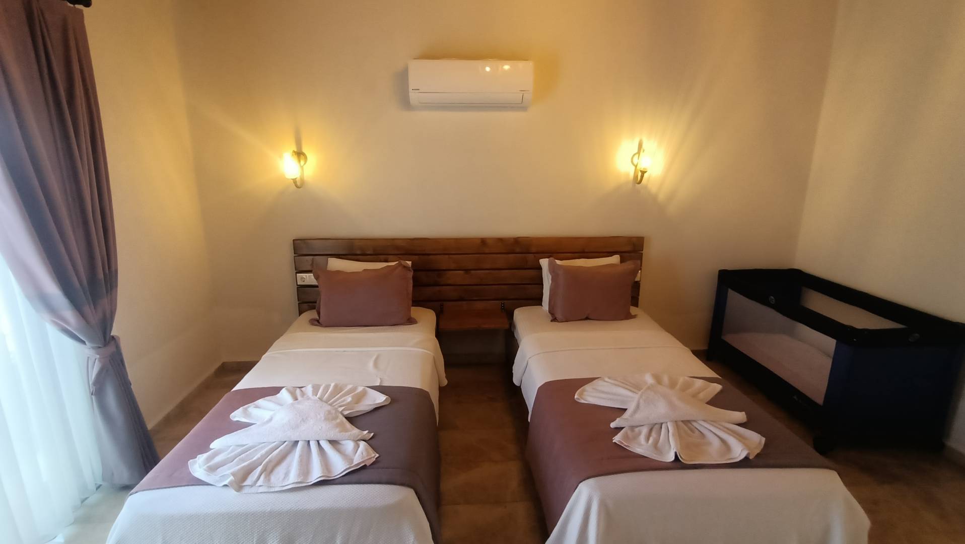 Fethiye Kayaköy'de Doğa İçerisinde, Özel Havuzlu, Geniş Villa