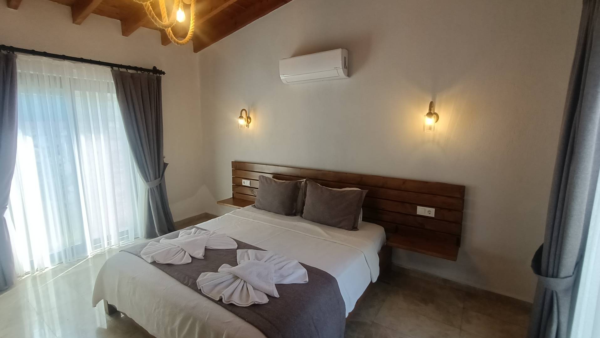 Fethiye Kayaköy'de Doğa İçerisinde, Özel Havuzlu, Geniş Villa