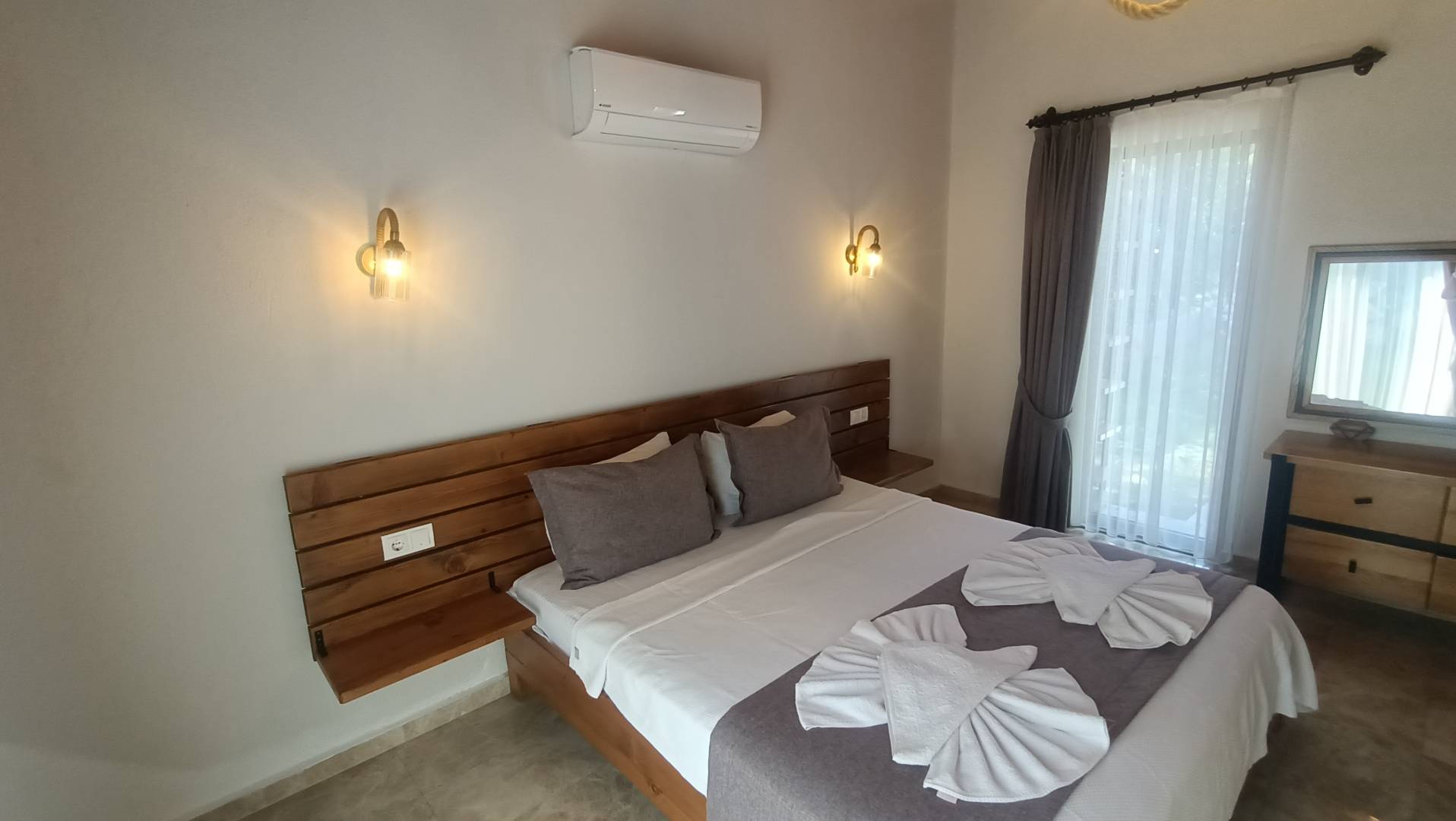 Fethiye Kayaköy'de Doğa İçerisinde, Özel Havuzlu, Geniş Villa