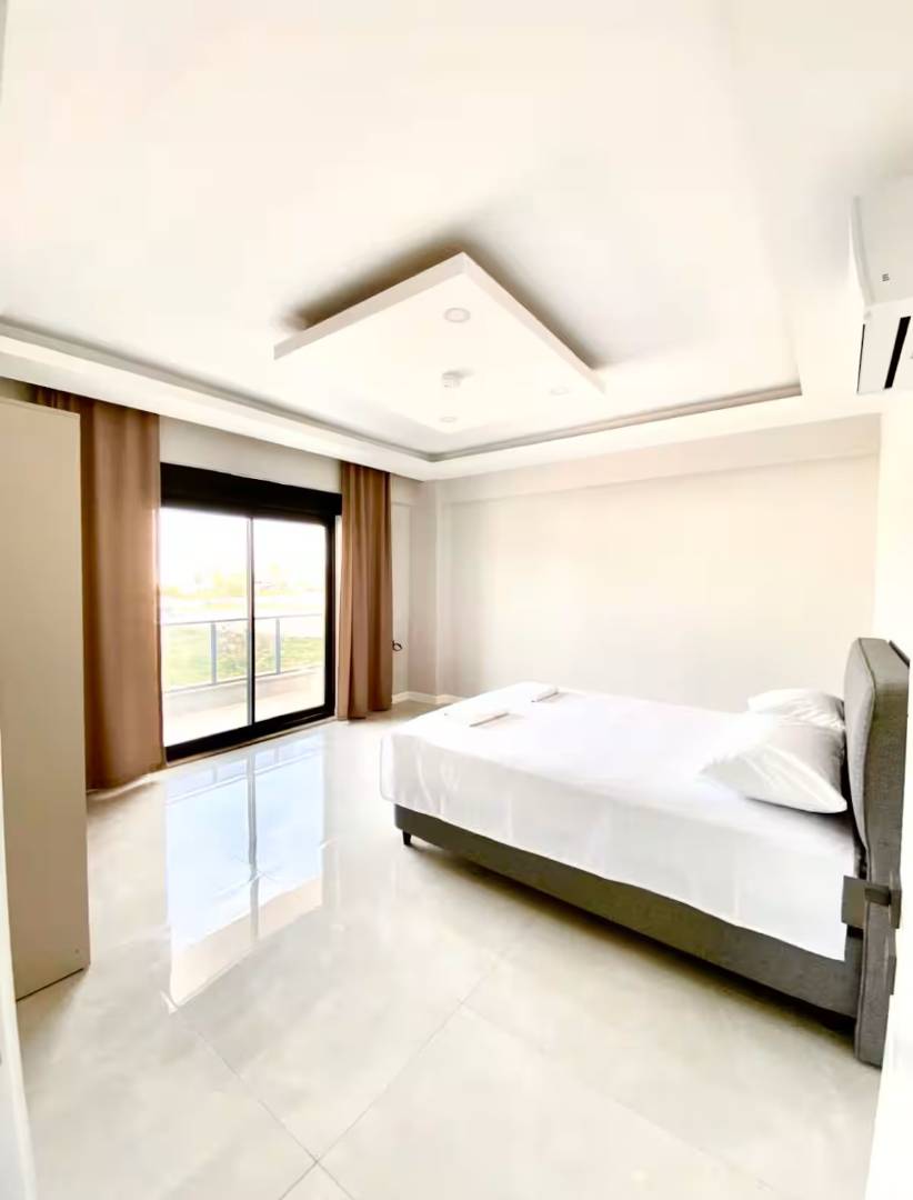Kemer Çamyuva'da Modern Tasarımlı, Özel Havuzlu, Merkezi Villa