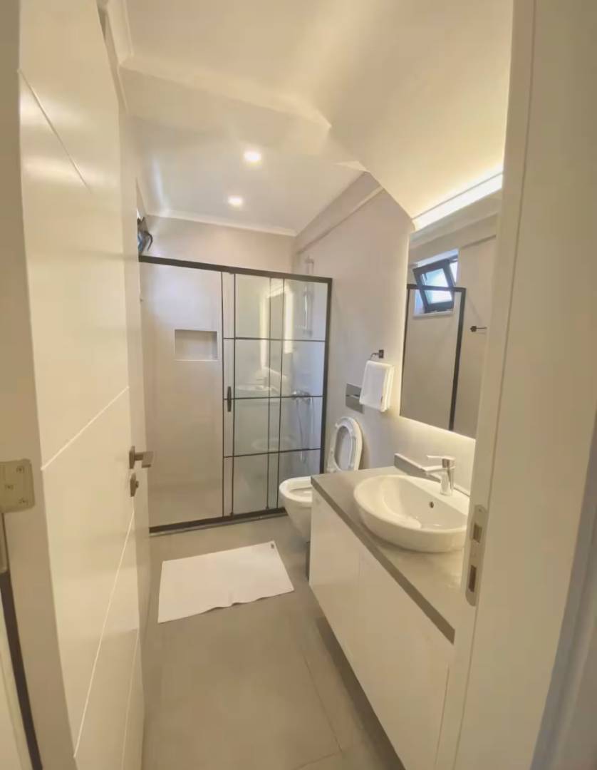 Kemer Çamyuva'da Modern Tasarımlı, Özel Havuzlu, Merkezi Villa