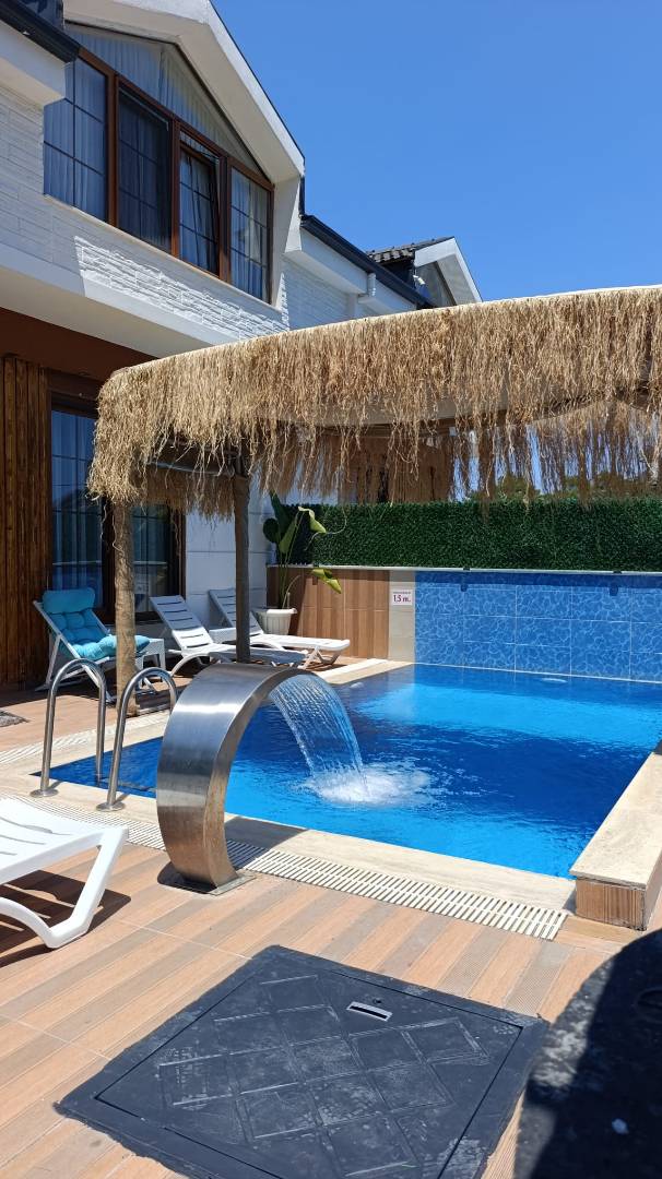 Kemer Göynük'te Muhteşem Doğa Manzaralı, Isıtmalı Havuzlu, 2+1 Villa