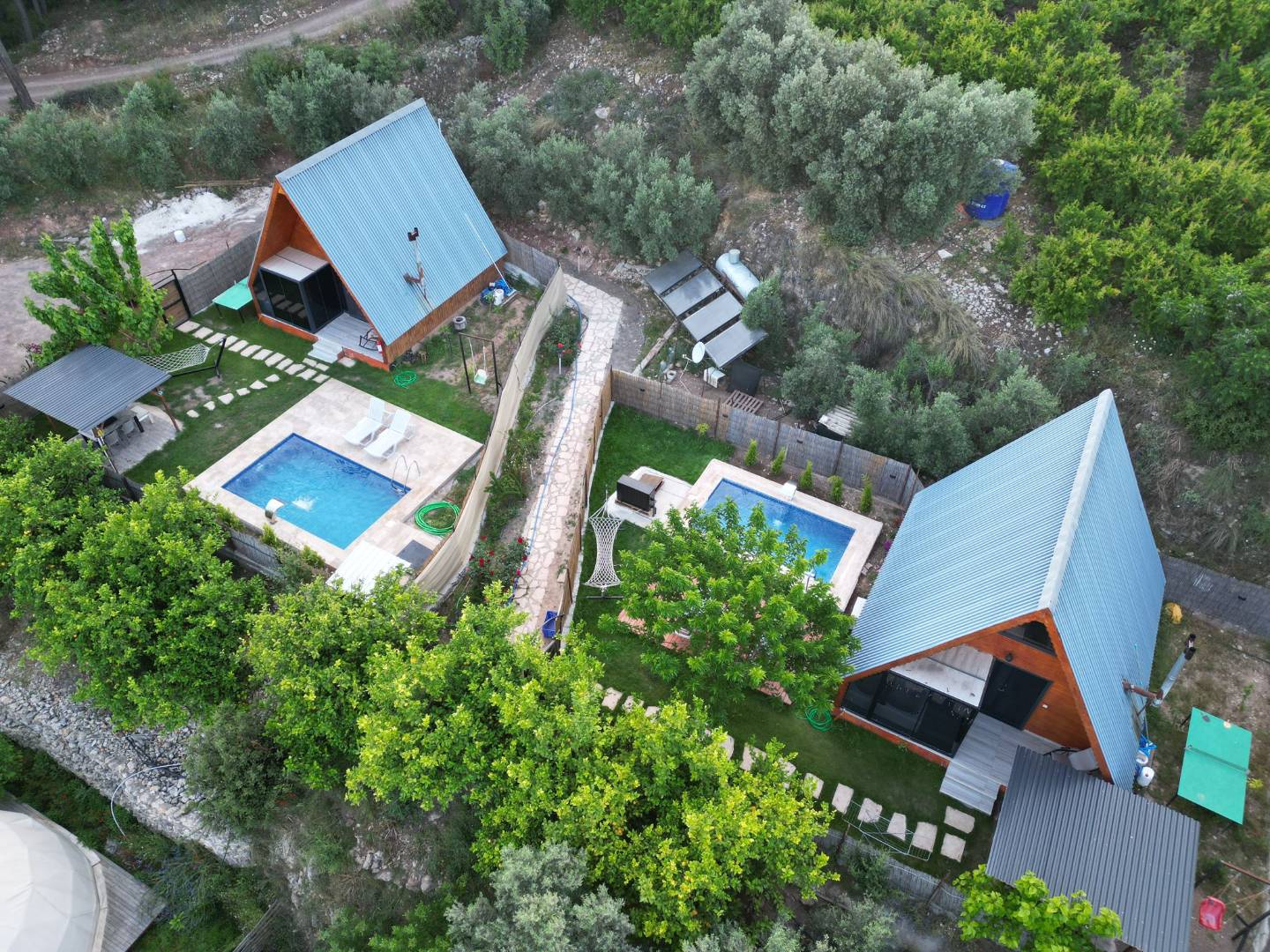 Kumluca Adrasan'da Sessiz Konumda, Isıtmalı Havuzlu, Modern Bungalov