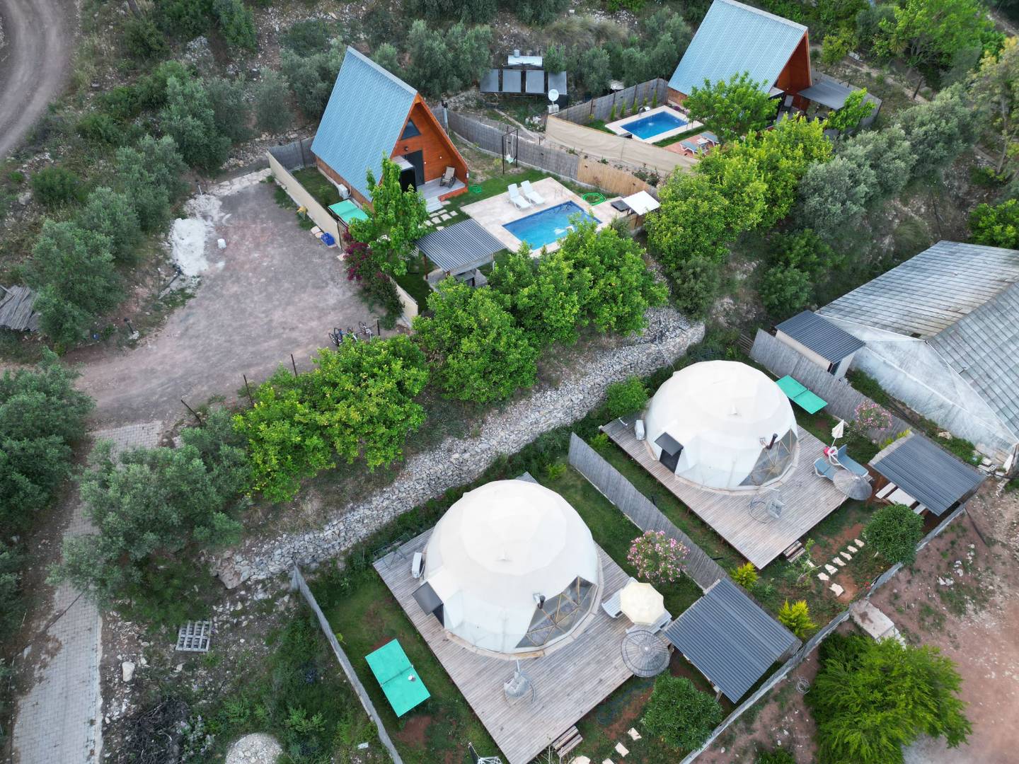 Kumluca Adrasan'da Sessiz Konumda, Isıtmalı Havuzlu, Modern Bungalov