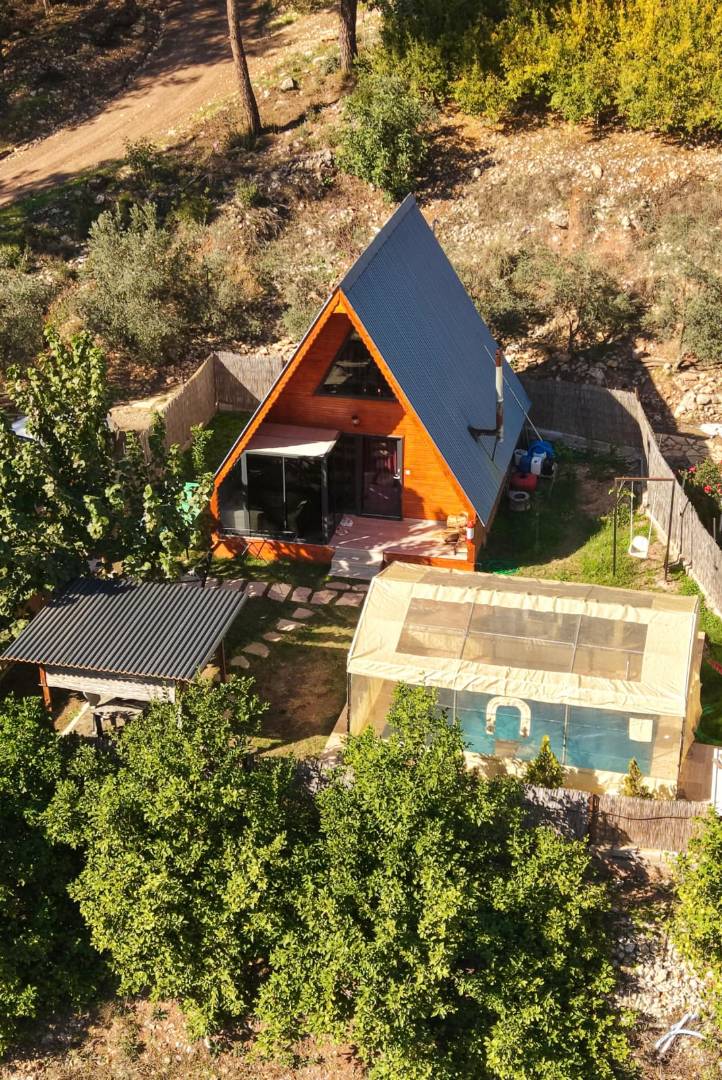 Kumluca Adrasan'da Sessiz Konumda, Isıtmalı Havuzlu, Modern Bungalov