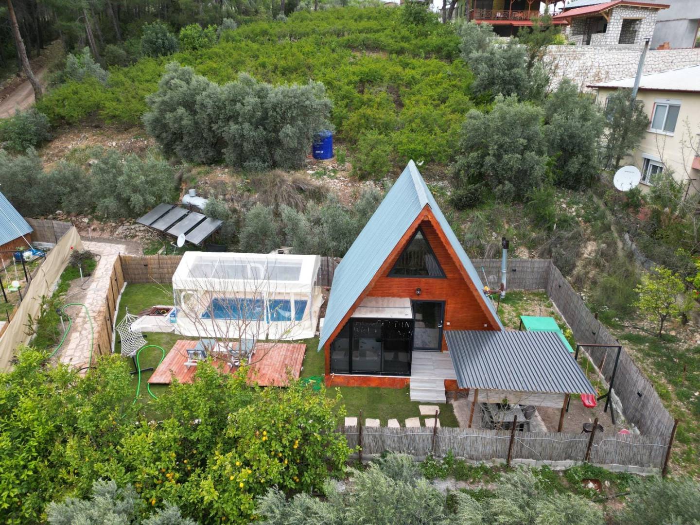 Kumluca Adrasan'da Sessiz Konumda, Isıtmalı Havuzlu, Modern Bungalov
