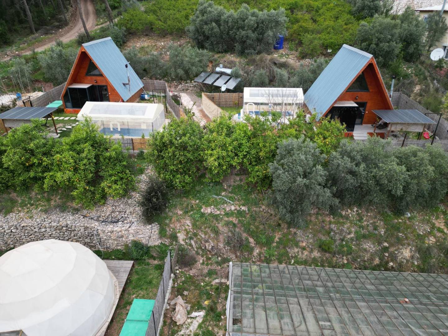 Kumluca Adrasan'da Sessiz Konumda, Isıtmalı Havuzlu, Modern Bungalov
