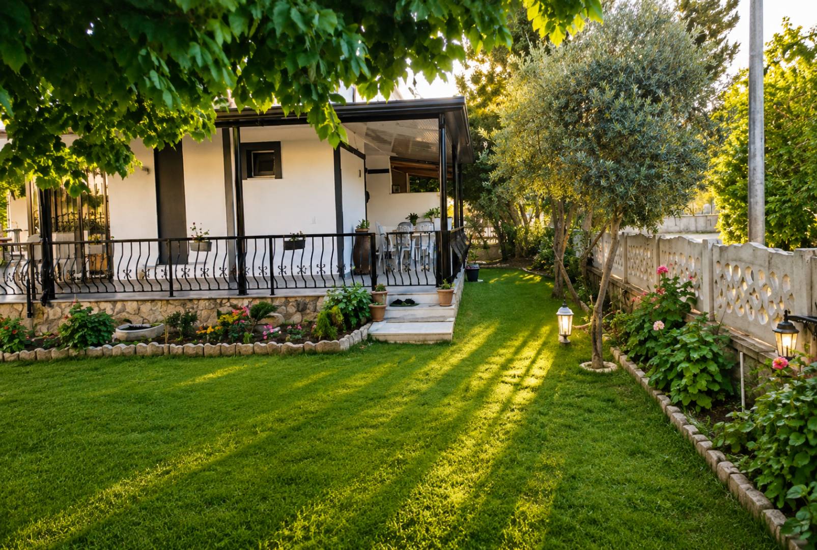 Kuşadası Davutlar'da Merkezi Konumda, Ortak Havuzlu, Kiralık Villa 33960 — 4