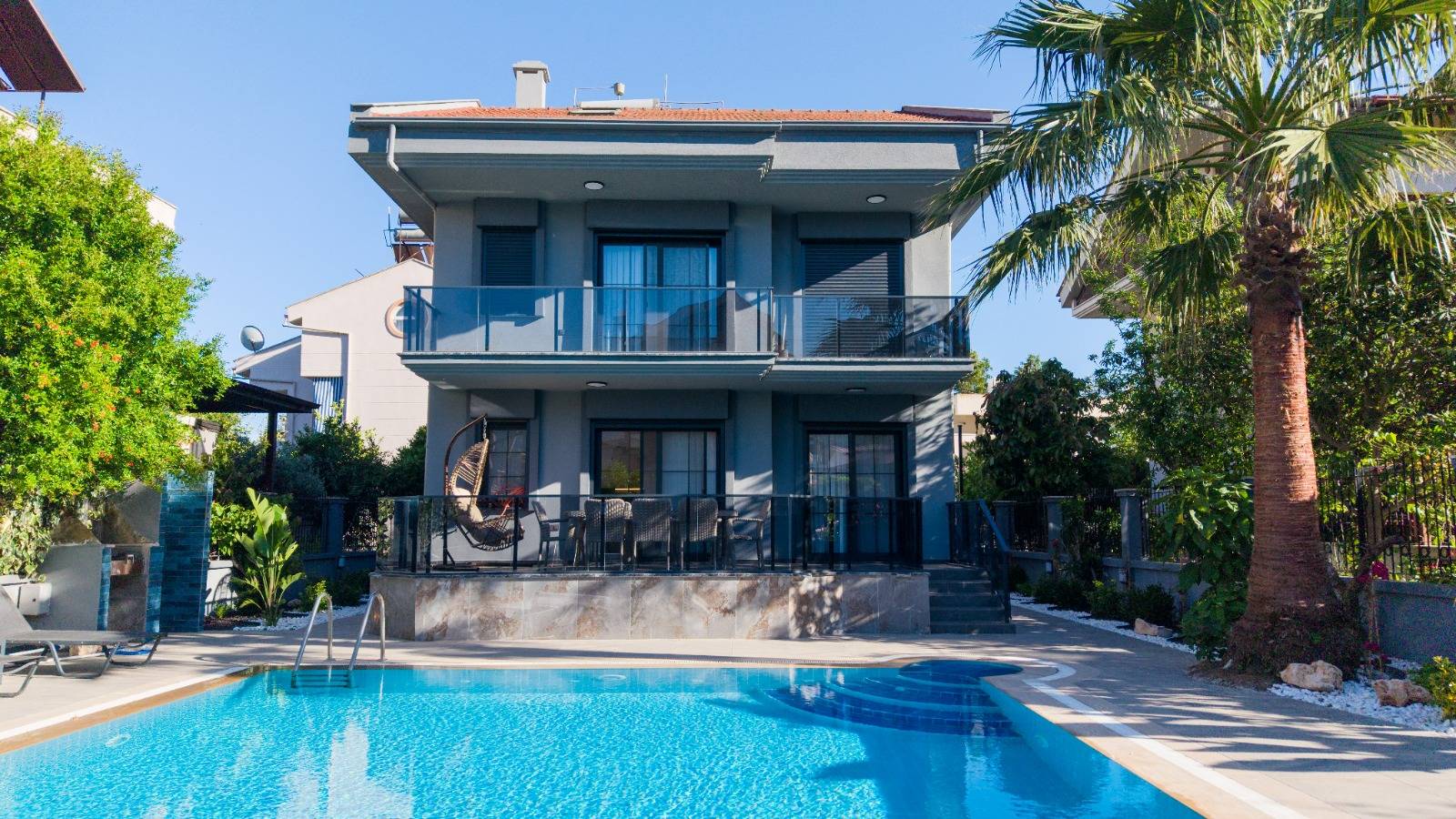 Marmaris Çamdibi'nde Merkezi Konumda, Özel Havuzlu, 6+1 Villa 46128