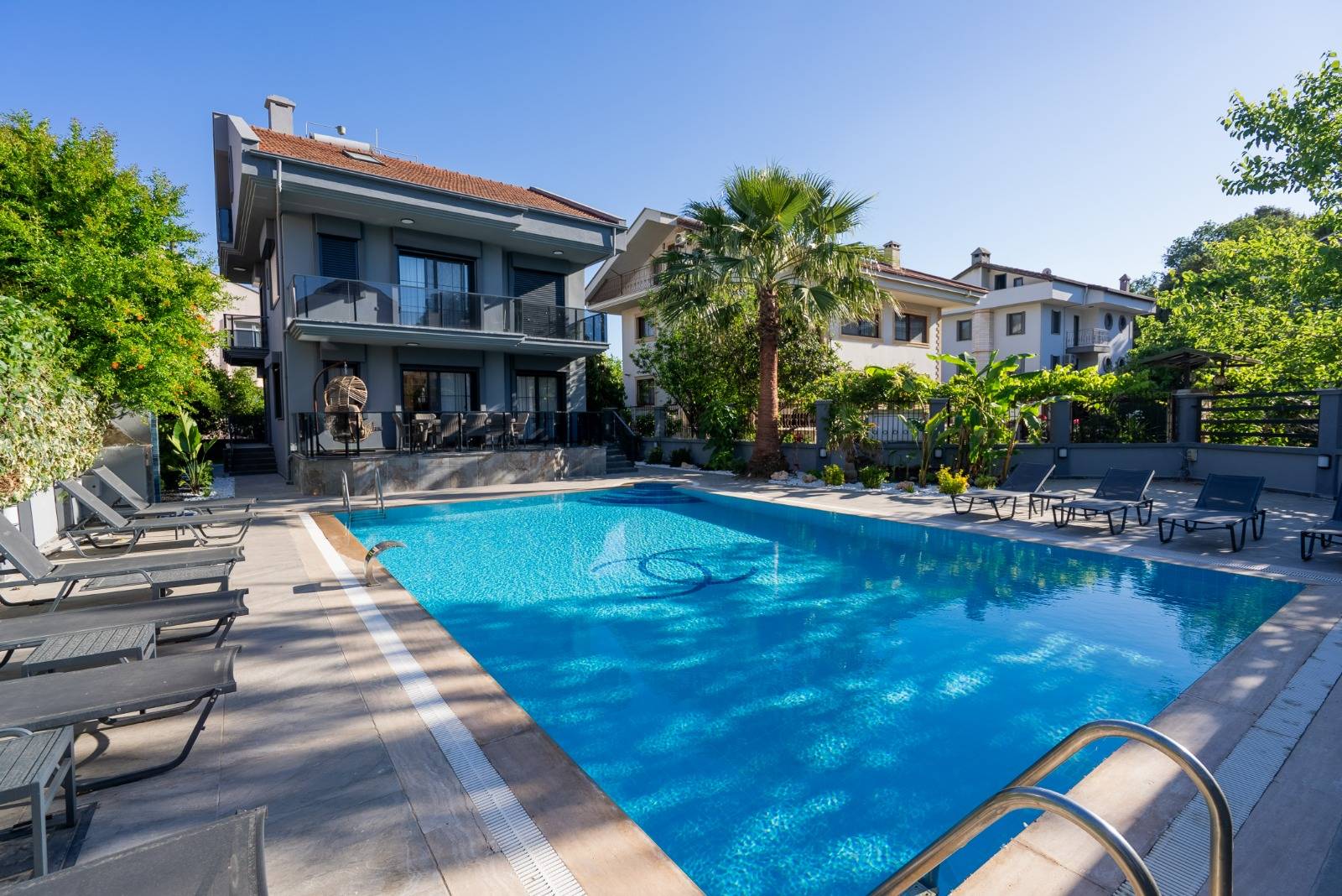Marmaris Çamdibi'nde Merkezi Konumda, Özel Havuzlu, 6+1 Villa 46128 — 2