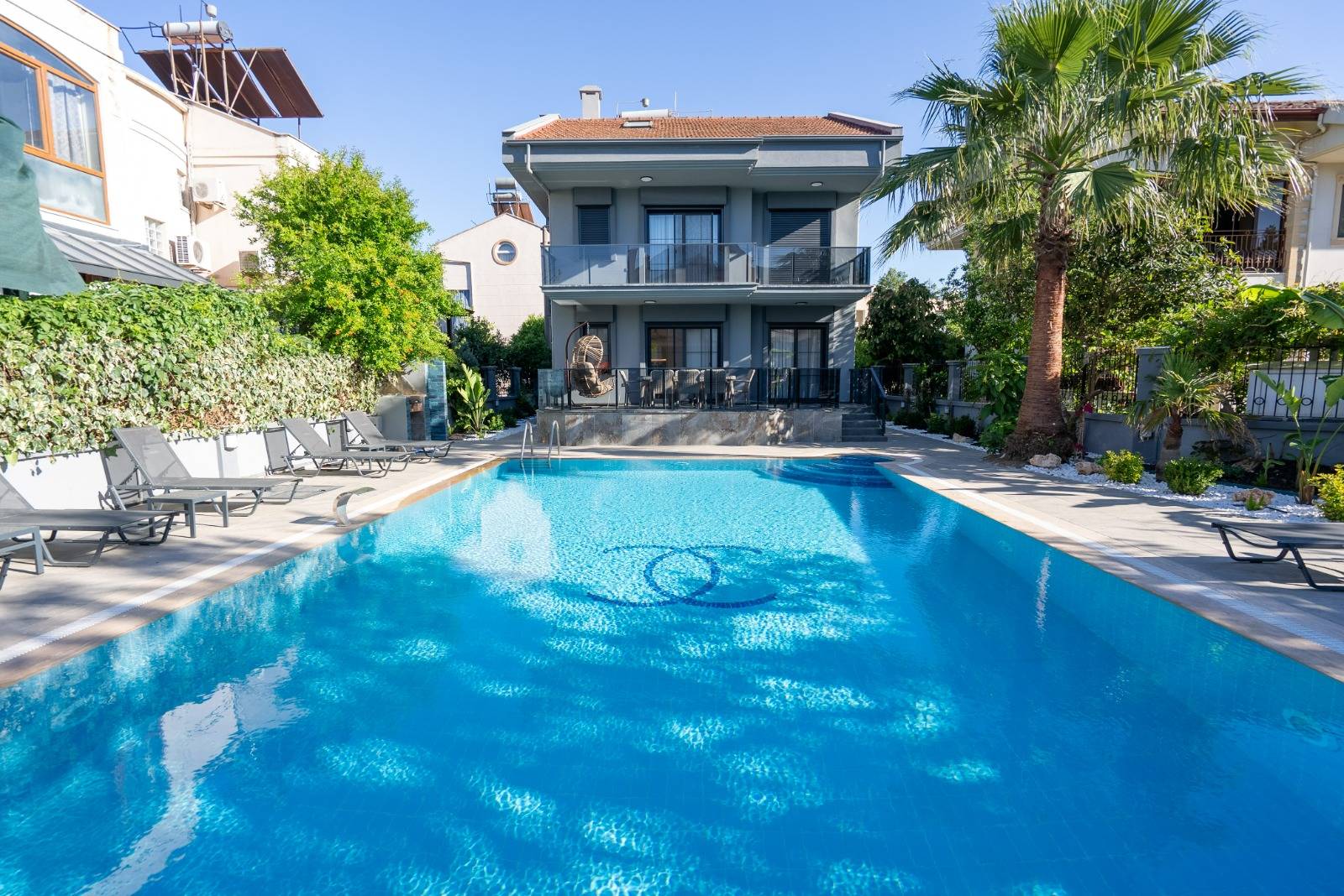Marmaris Çamdibi'nde Merkezi Konumda, Özel Havuzlu, 6+1 Villa 46128 — 3