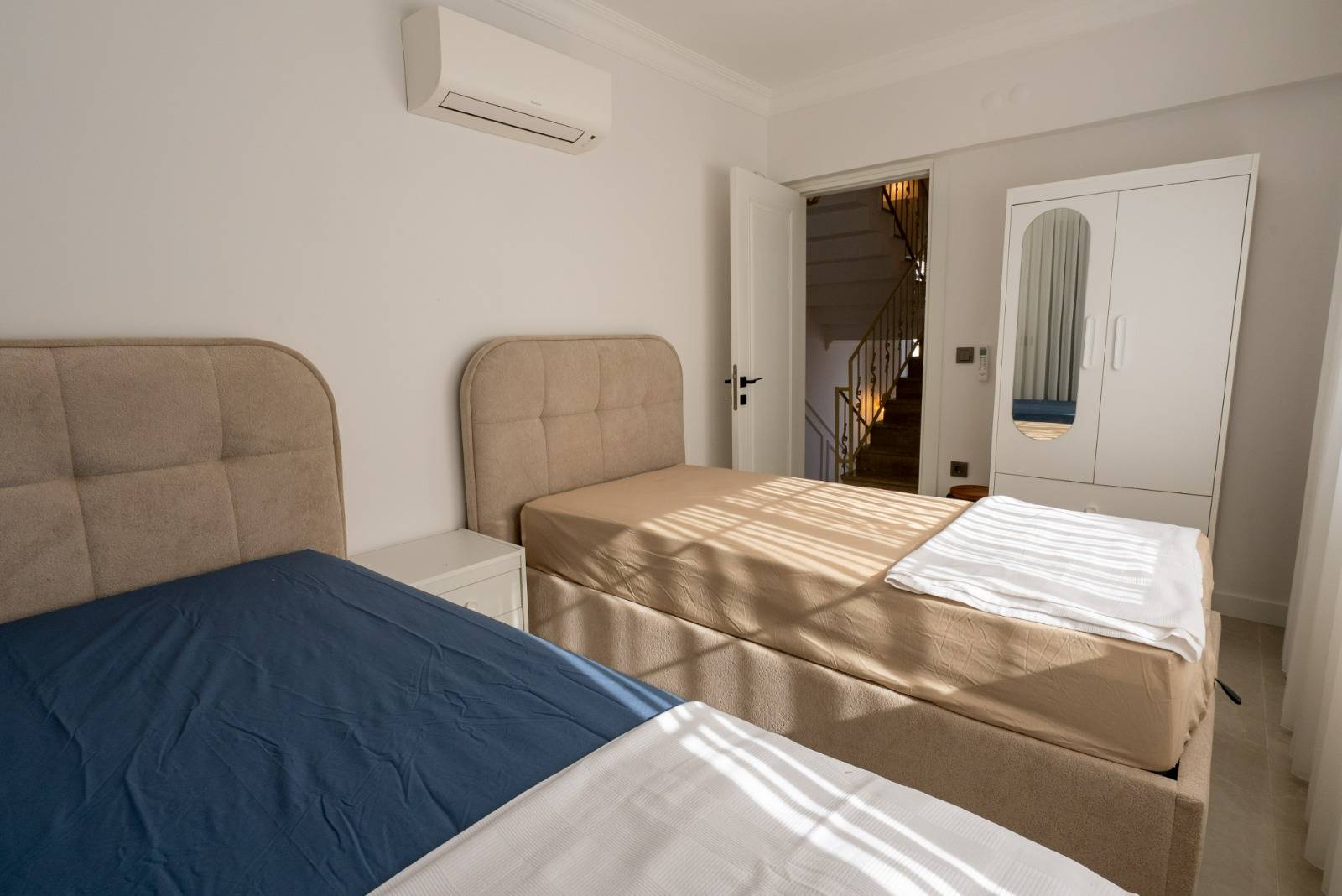 Marmaris Çamdibi'nde Merkezi Konumda, Özel Havuzlu, 6+1 Villa