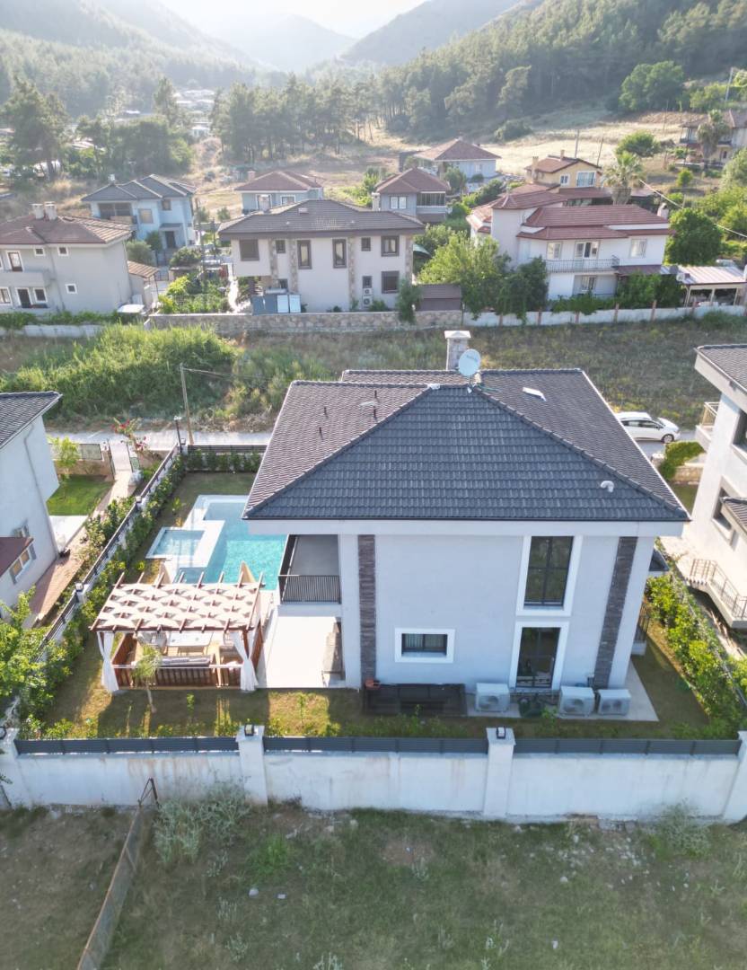 Marmaris Hisarönü'nde Kalabalık Ailelere Uygun, Özel Havuzlu, Merkezi Villa