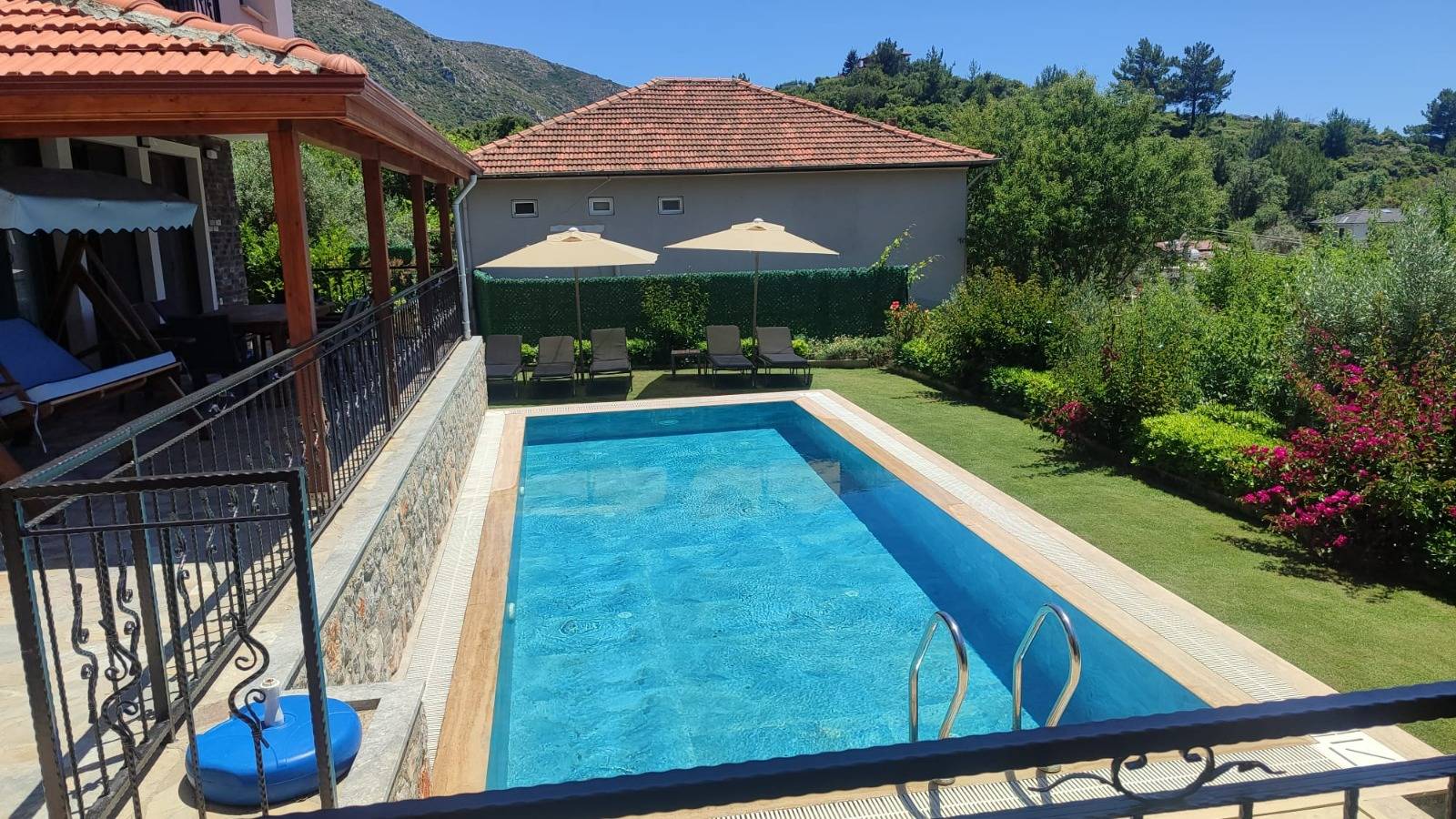 Marmaris Söğüt'te Doğa ve Deniz Manzaralı, Özel Havuzlu, Bahçeli Villa