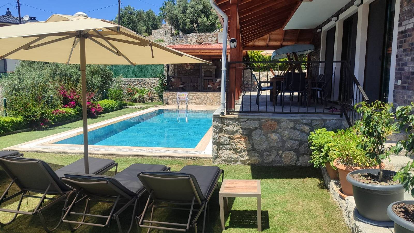 Marmaris Söğüt'te Doğa ve Deniz Manzaralı, Özel Havuzlu, Bahçeli Villa