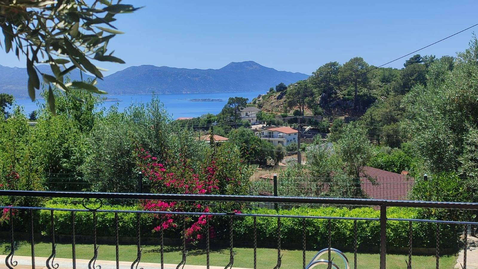 Marmaris Söğüt'te Doğa ve Deniz Manzaralı, Özel Havuzlu, Bahçeli Villa