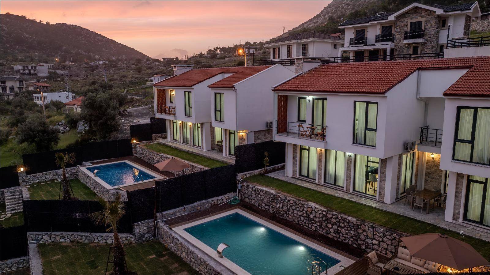 Marmaris Söğüt'te Modern Tasarımlı, Özel Havuzlu, Bahçeli Lüks Villa