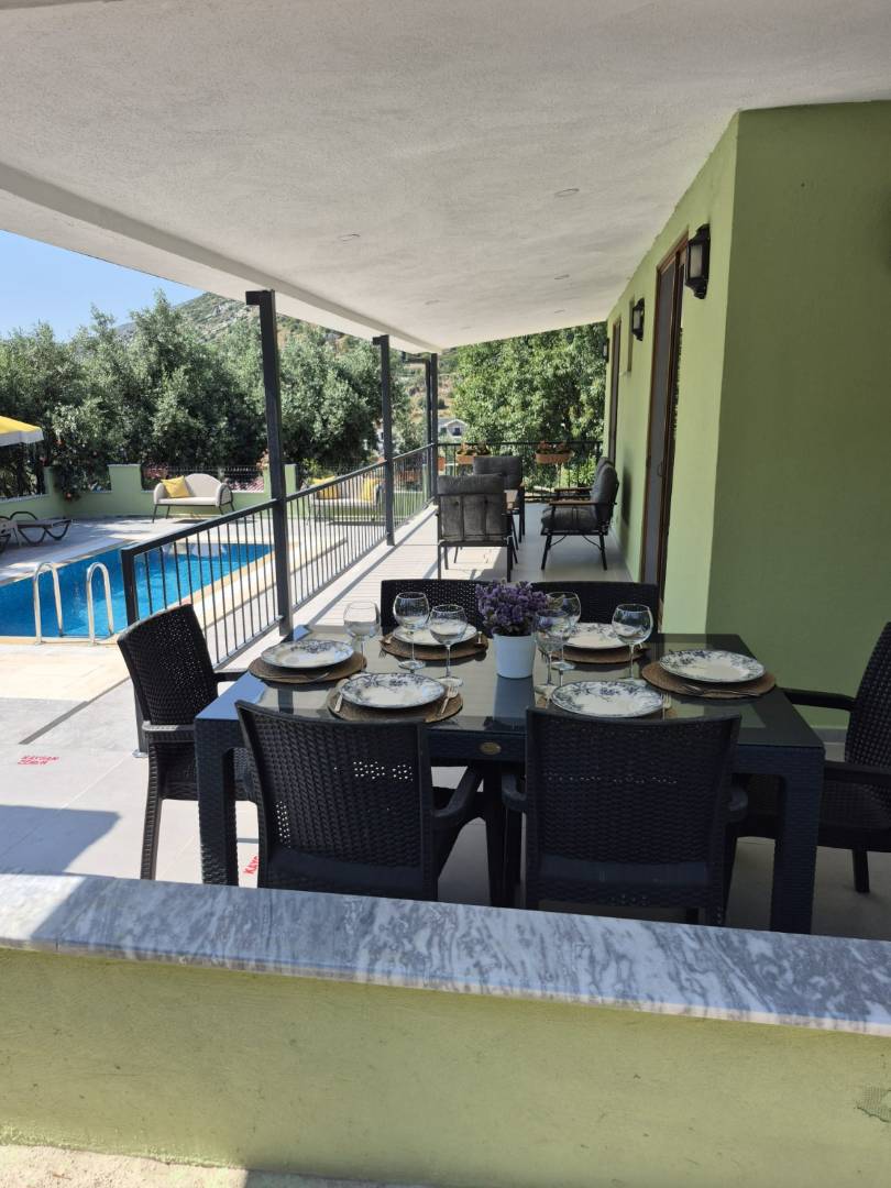 Marmaris Söğüt'te Sakin ve Ulaşılır Konumda, Özel Havuzlu, Kiralık Villa