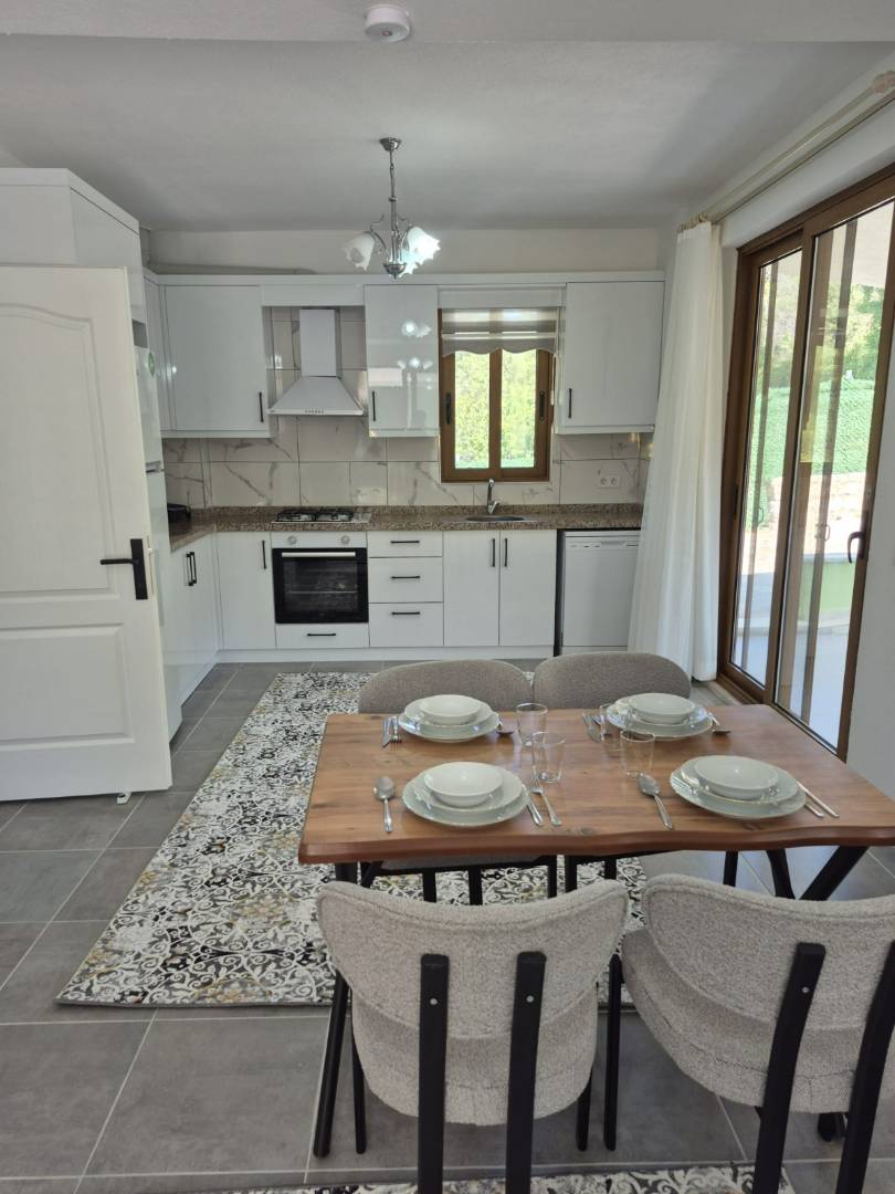 Marmaris Söğüt'te Sakin ve Ulaşılır Konumda, Özel Havuzlu, Kiralık Villa