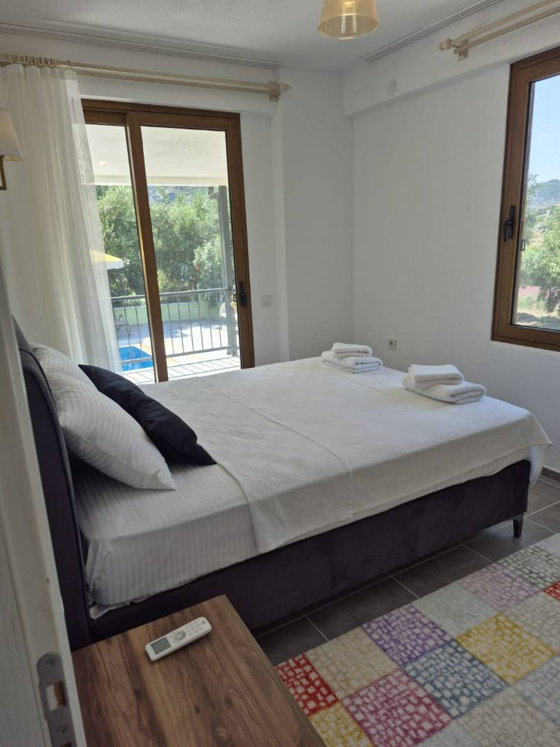 Marmaris Söğüt'te Sakin ve Ulaşılır Konumda, Özel Havuzlu, Kiralık Villa