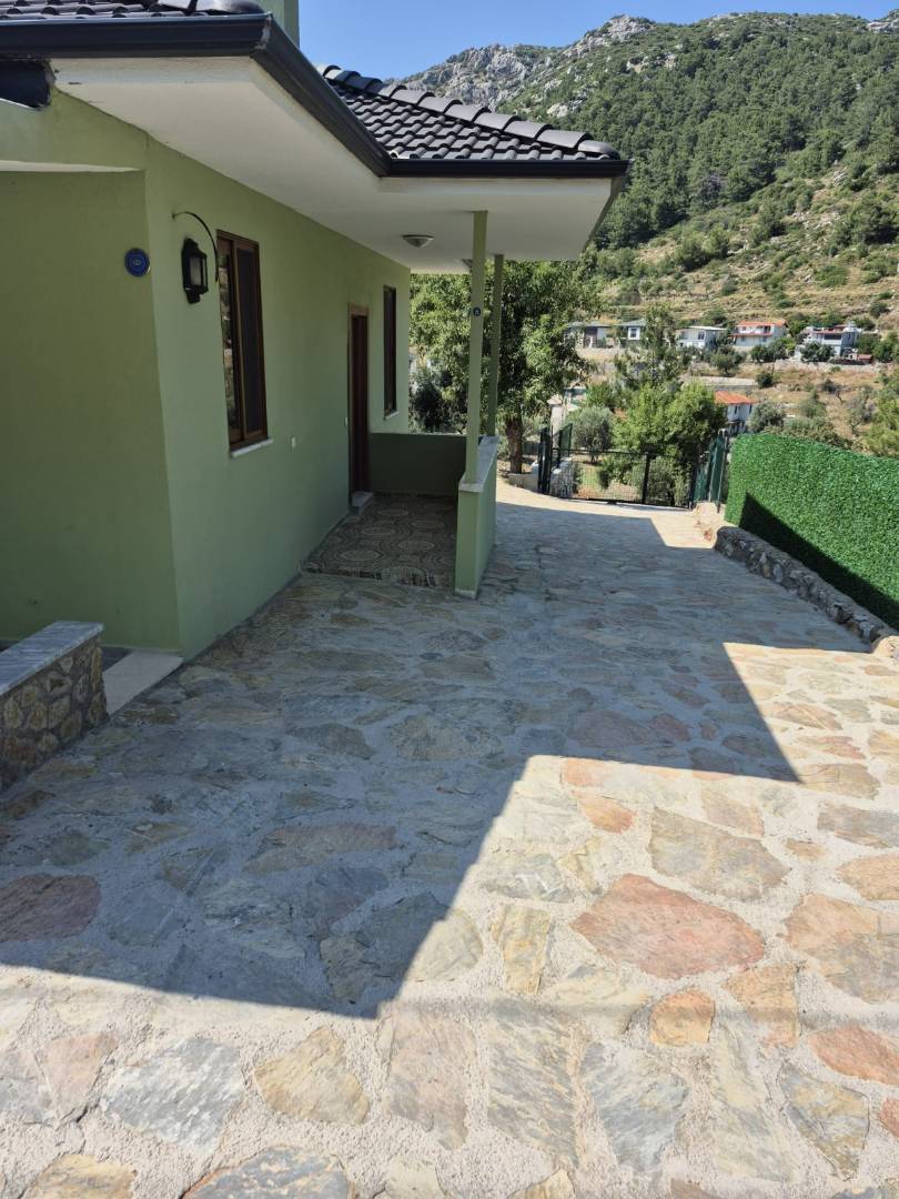 Marmaris Söğüt'te Sakin ve Ulaşılır Konumda, Özel Havuzlu, Kiralık Villa