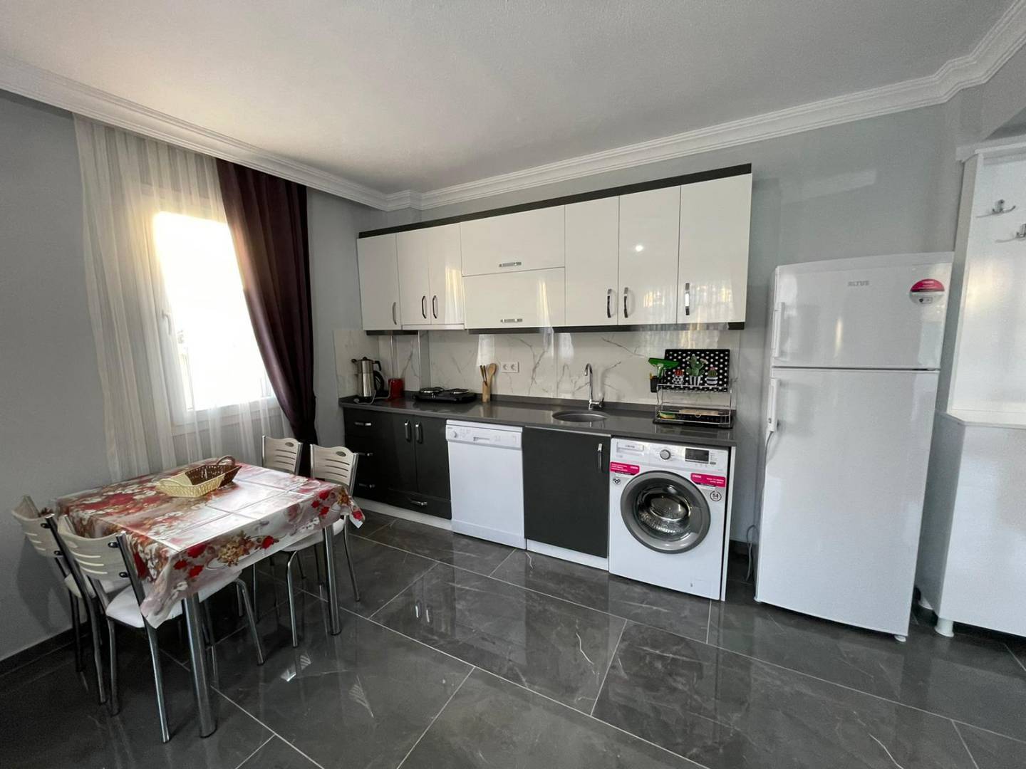 Muğla Fethiye'de Huzurun Kucağında, Ferah Tasarımlı, Konforlu Ev