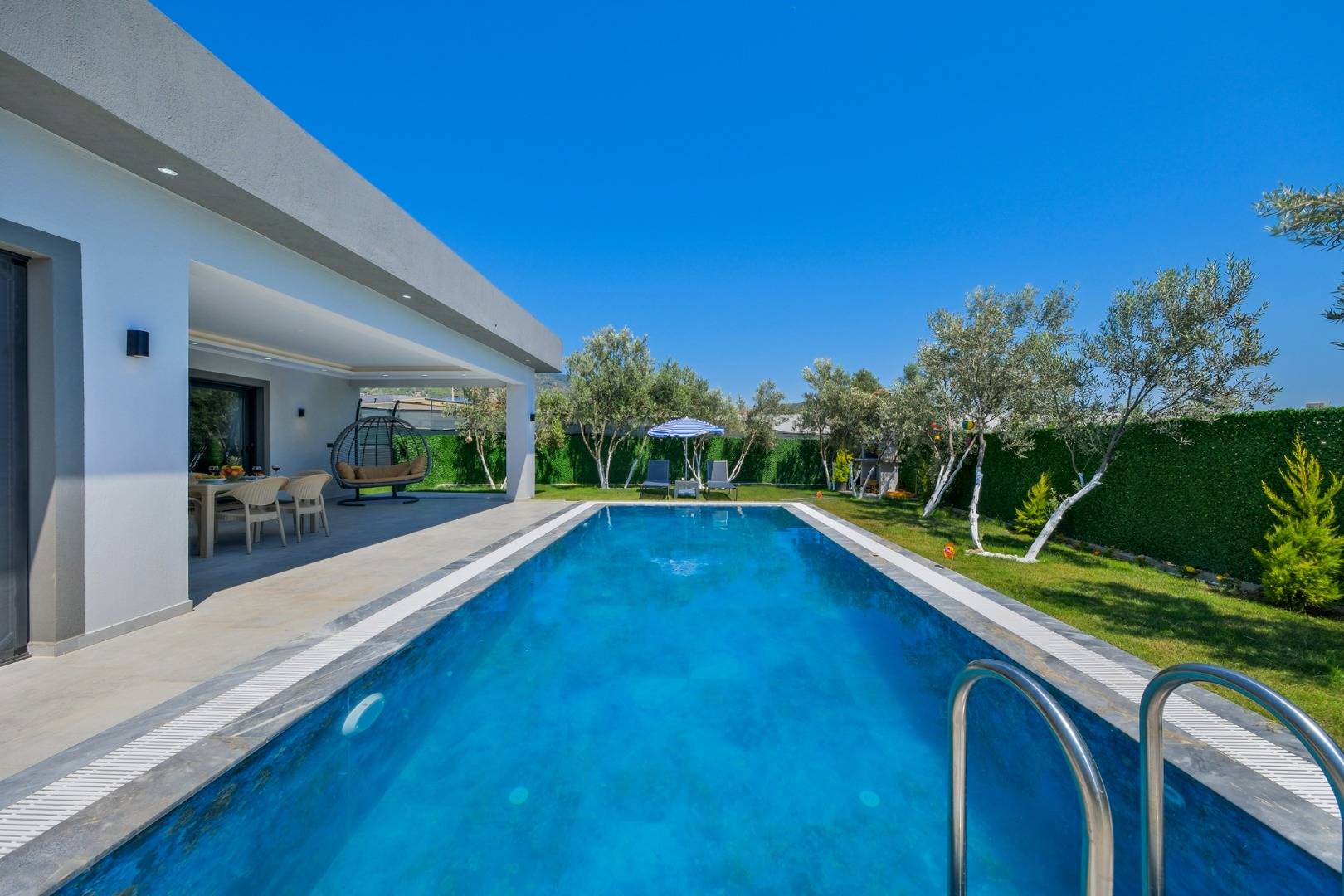 Muğla Karaçulha'da Balayı Çiftlerine Uygun, Özel Havuzlu, Modern Villa