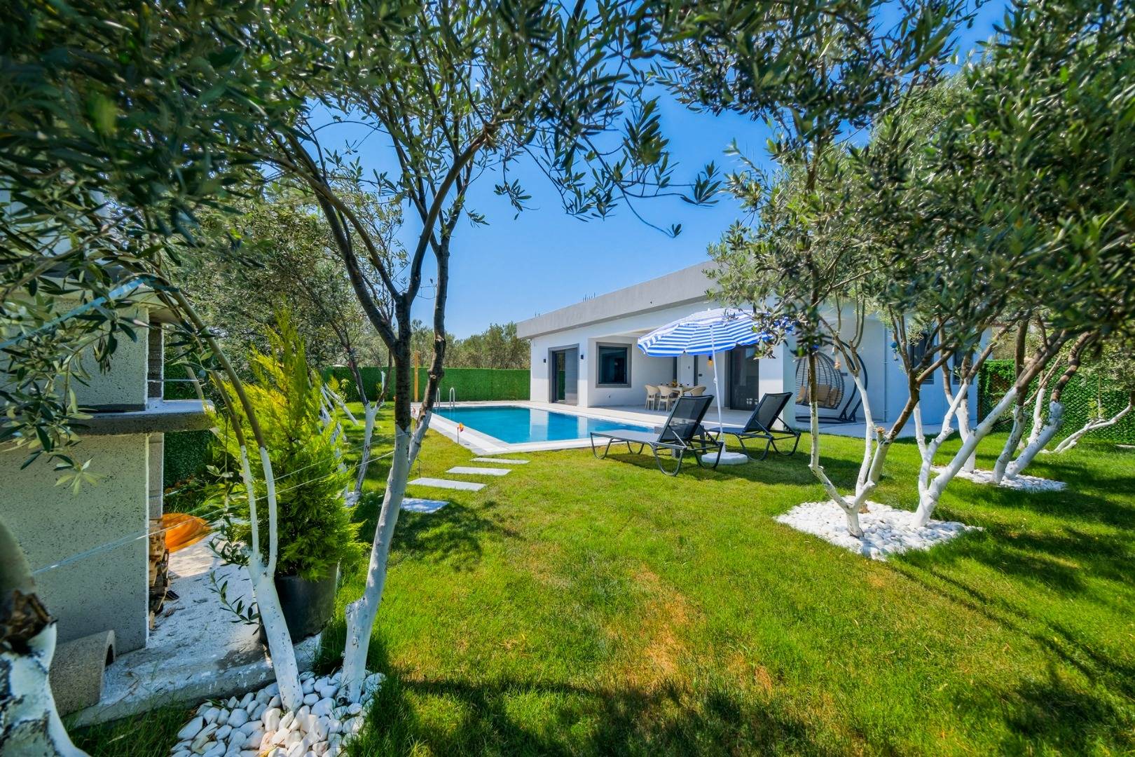 Muğla Karaçulha'da Balayı Çiftlerine Uygun, Özel Havuzlu, Modern Villa