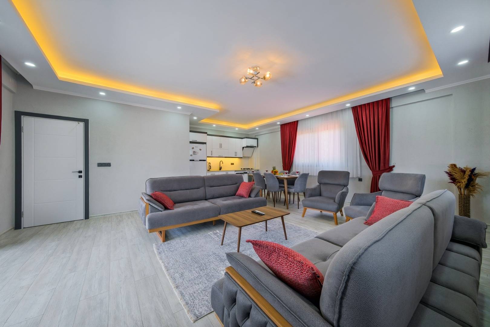 Muğla Karaçulha'da Balayı Çiftlerine Uygun, Özel Havuzlu, Modern Villa