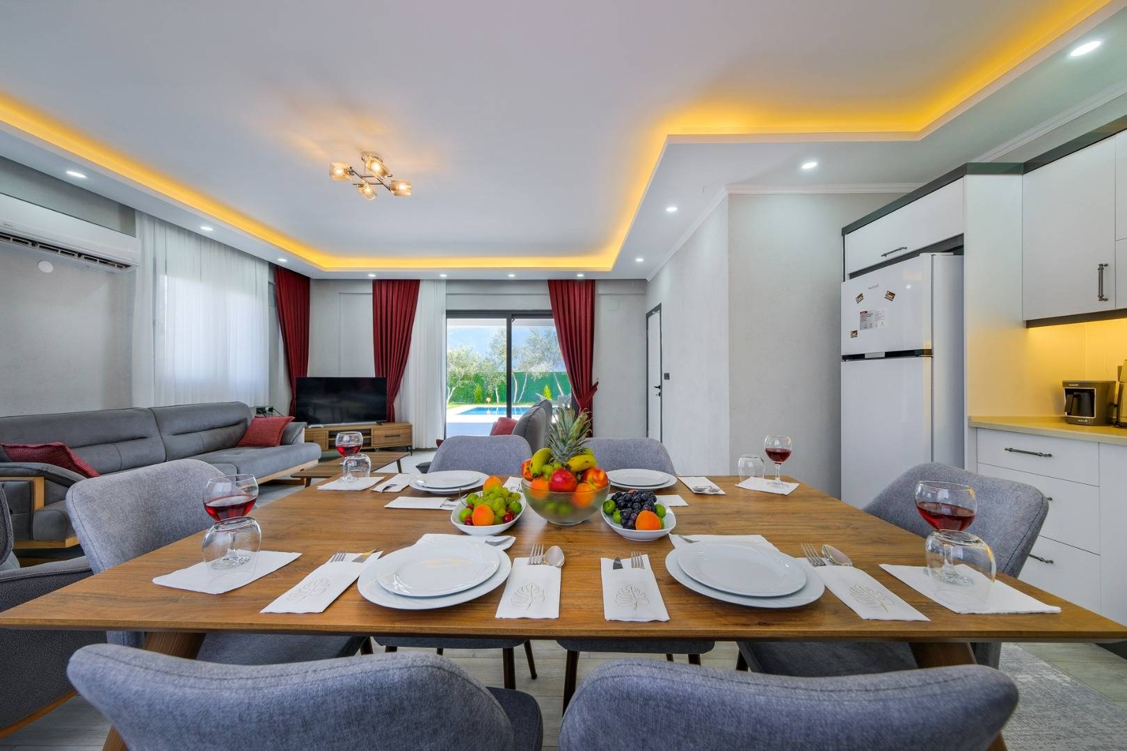 Muğla Karaçulha'da Balayı Çiftlerine Uygun, Özel Havuzlu, Modern Villa