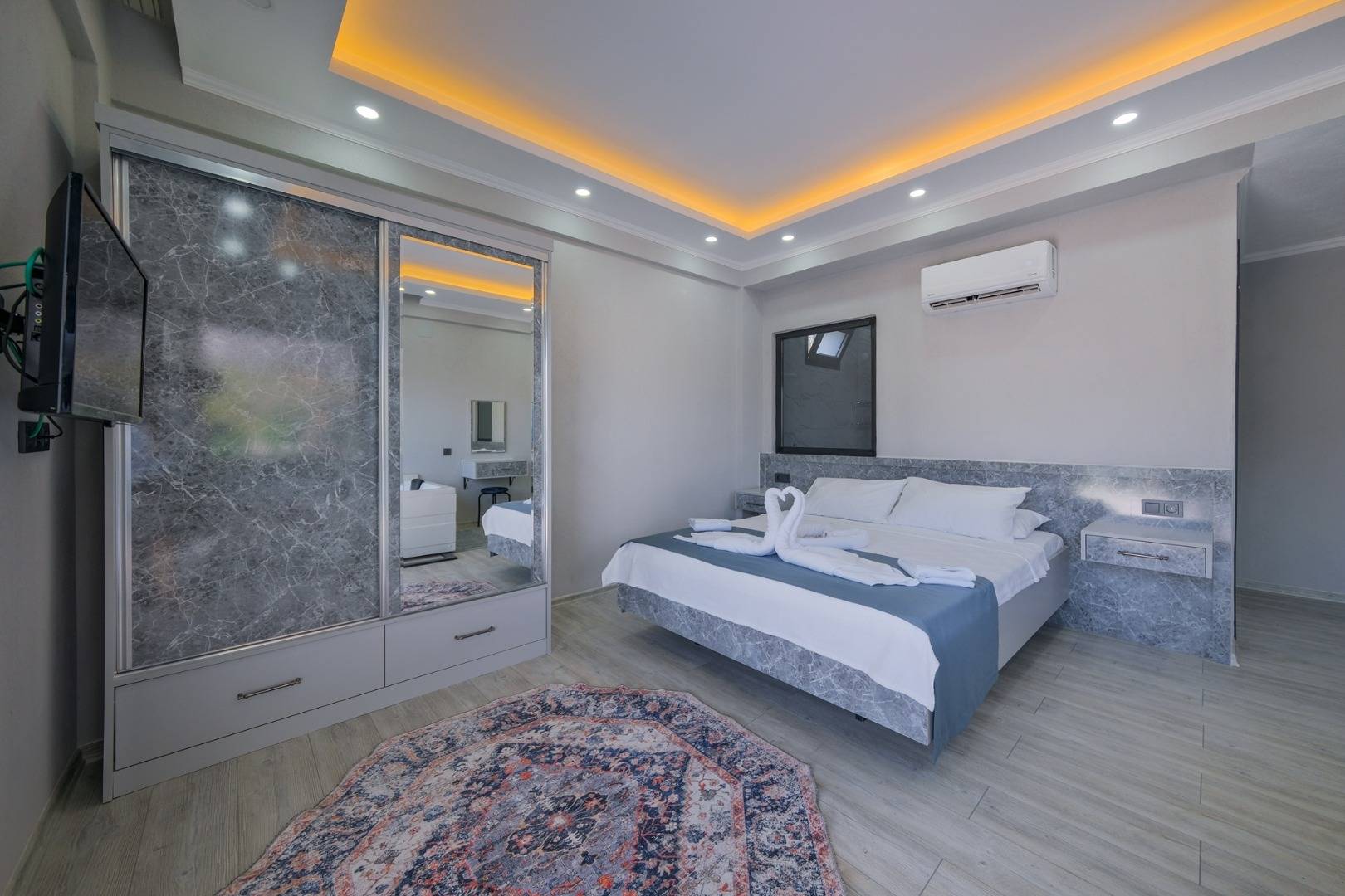 Muğla Karaçulha'da Balayı Çiftlerine Uygun, Özel Havuzlu, Modern Villa