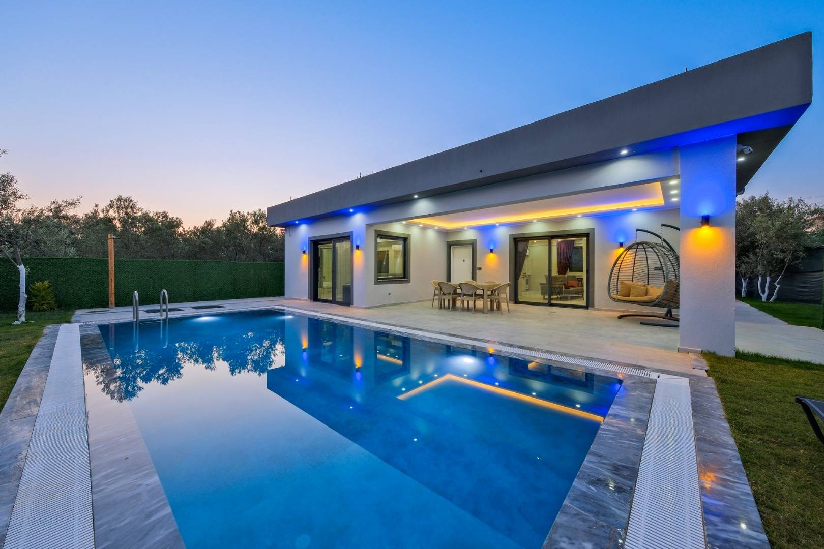 Muğla Karaçulha'da Balayı Çiftlerine Uygun, Özel Havuzlu, Modern Villa