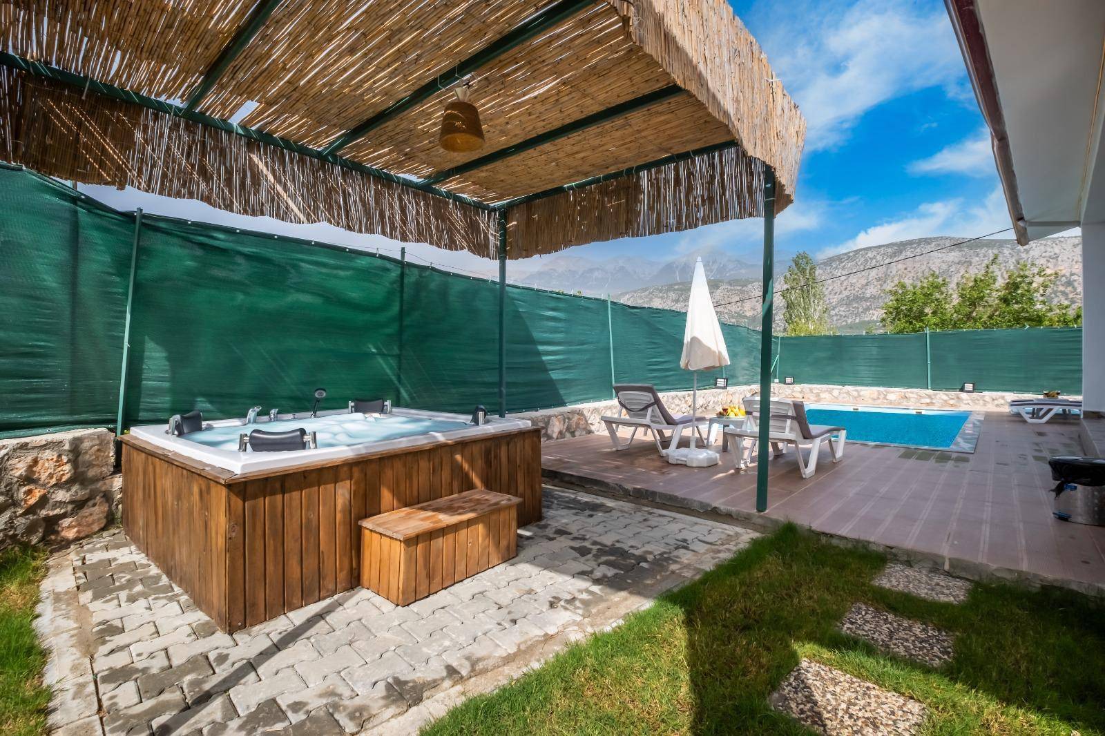 Muğla Seydikemer'de Çekirdek Ailelere Uygun, Özel Havuzlu, Ferah Villa