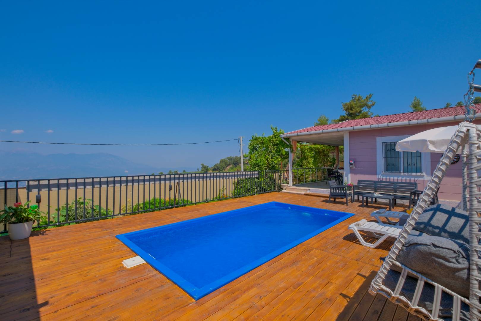 Muğla Seydikemer'de Sakin Konumda, Özel Havuzlu, Balayı Villası