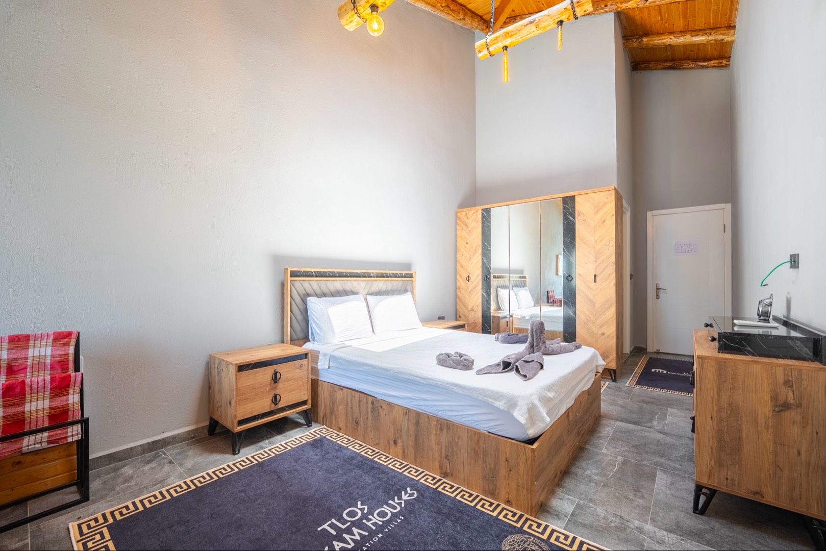 Muğla Yakaköy'de Doğa ile İç İçe, Özel Havuzlu, 3+1 Taş Villa