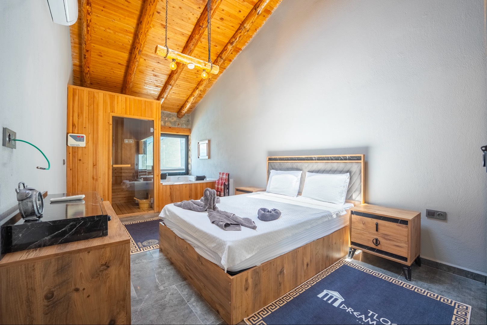 Muğla Yakaköy'de Doğa ile İç İçe, Özel Havuzlu, 3+1 Taş Villa