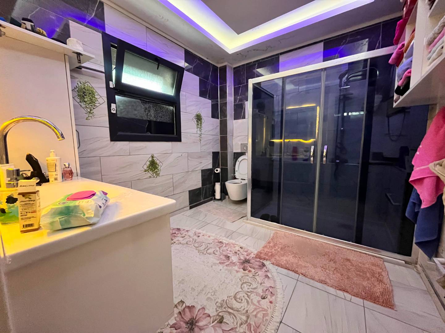 Aydın Ak-Yeniköy'de Kalabalık Aileler için İdeal, Özel Havuzlu, 4+1 Villa