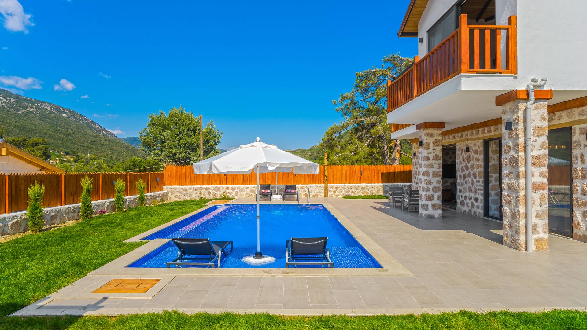 Kaş Hacıoğlan'da Geniş Bahçe İçerisinde, Özel Havuzlu, Lüks Taş Villa 45738 — 5