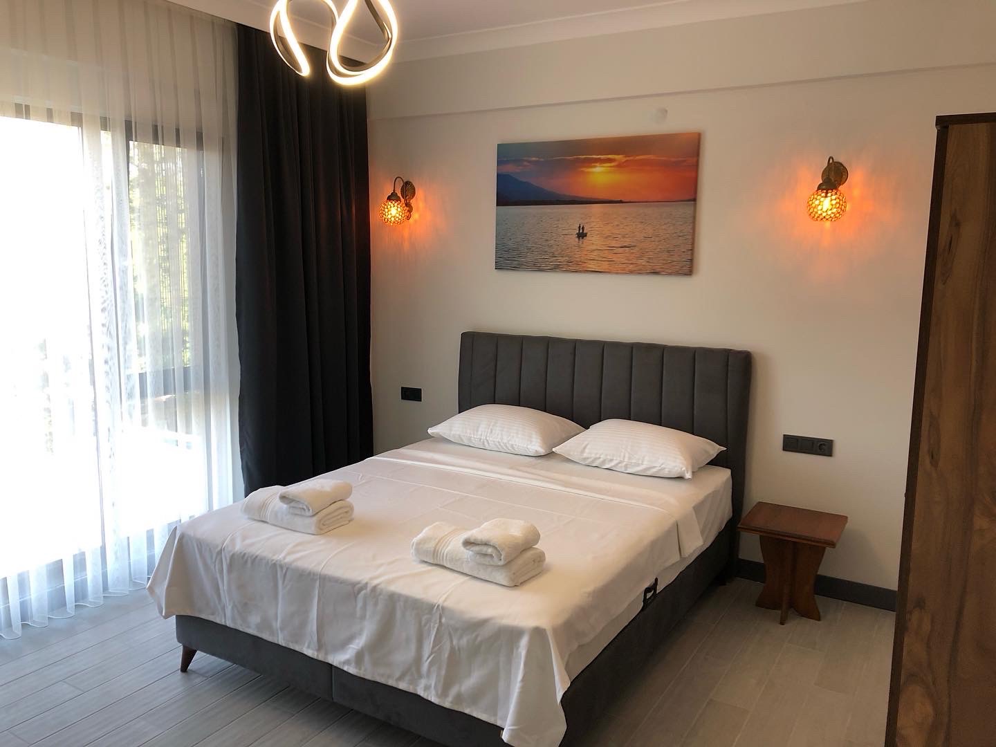 Sakarya Sapanca'da Geniş Bahçeli, Özel Havuzlu, Lüks Villa