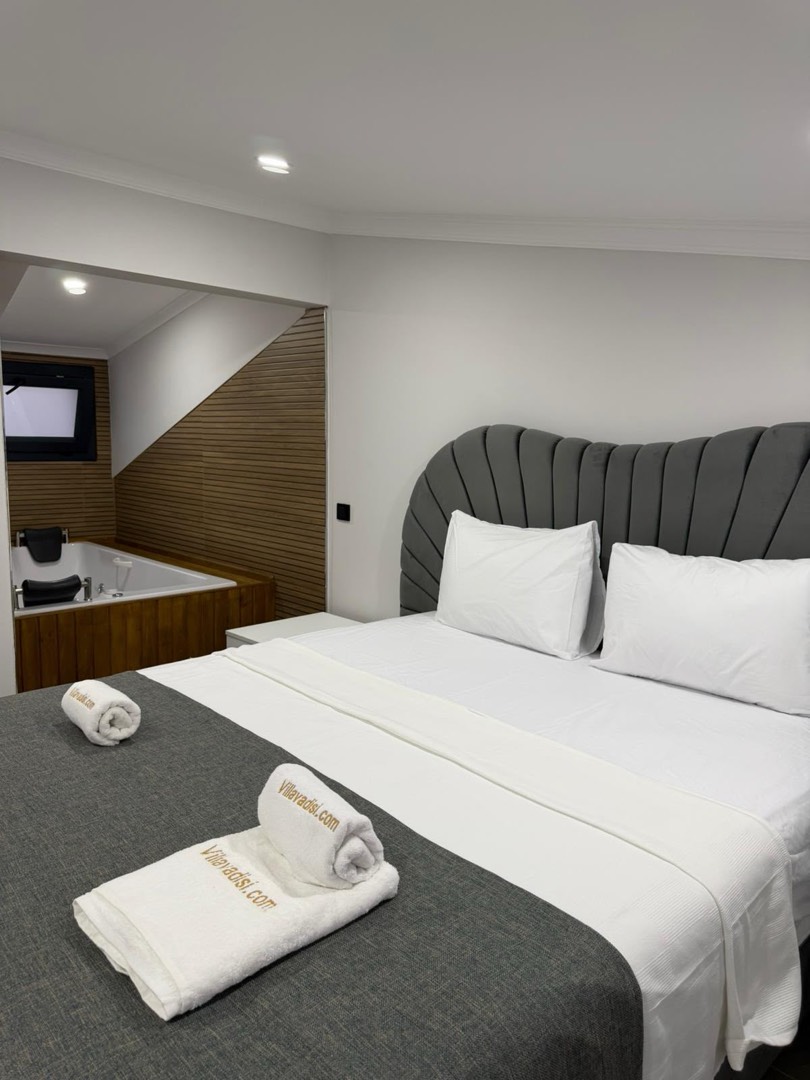 Fethiye Ölüdeniz'de Kalabalık Aileler için Uygun, Özel Havuzlu, Modern Villa