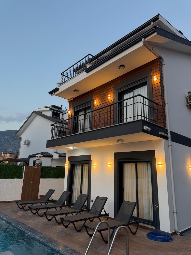 Fethiye Ölüdeniz'de Kalabalık Aileler için Uygun, Özel Havuzlu, Modern Villa
