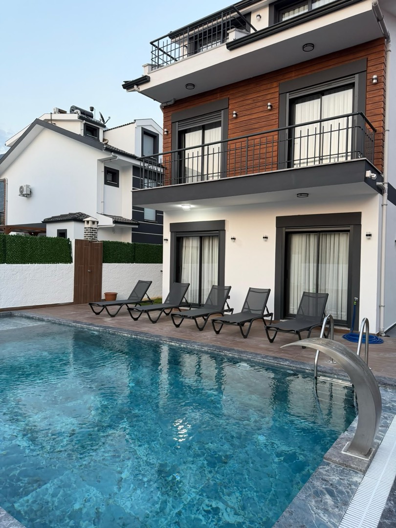 Fethiye Ölüdeniz'de Kalabalık Aileler için Uygun, Özel Havuzlu, Modern Villa 46039
