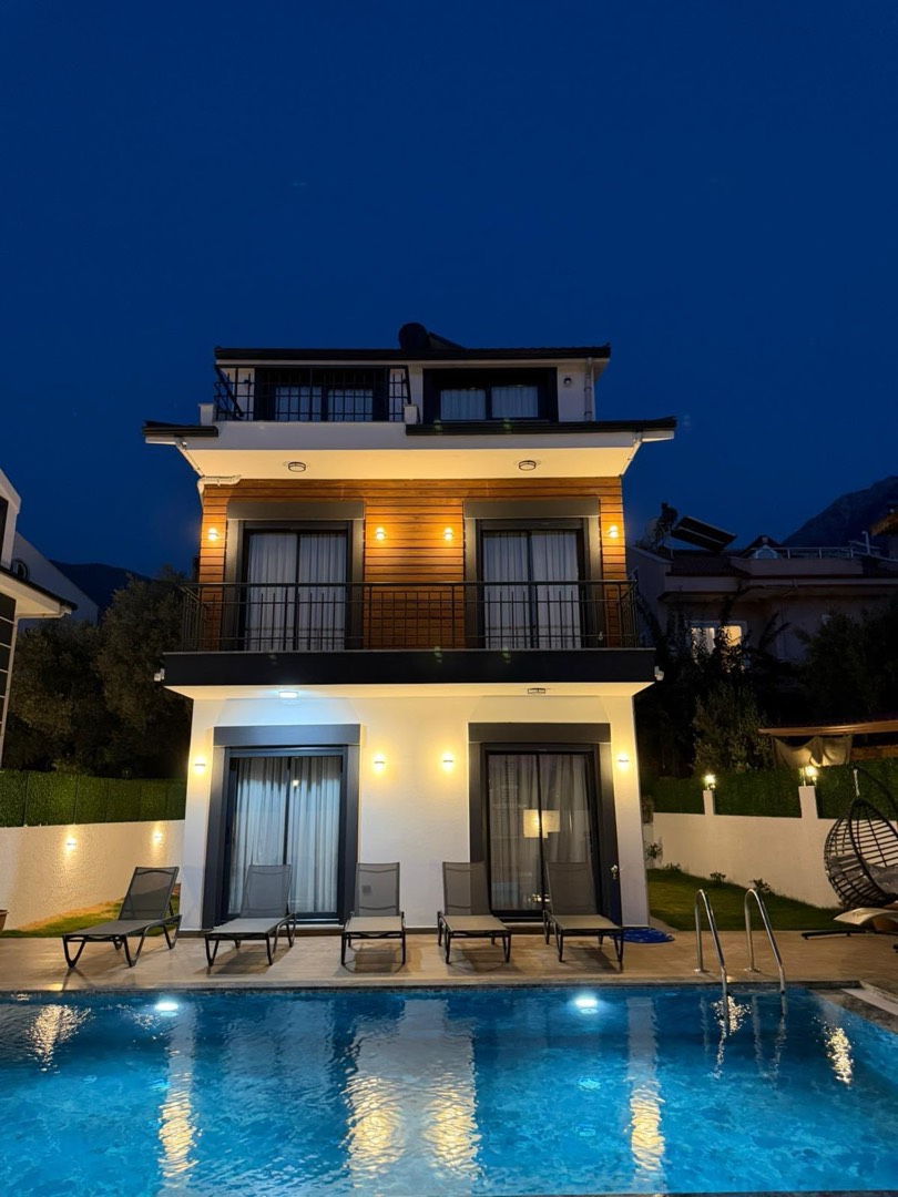 Fethiye Ölüdeniz'de Kalabalık Aileler için Uygun, Özel Havuzlu, Modern Villa
